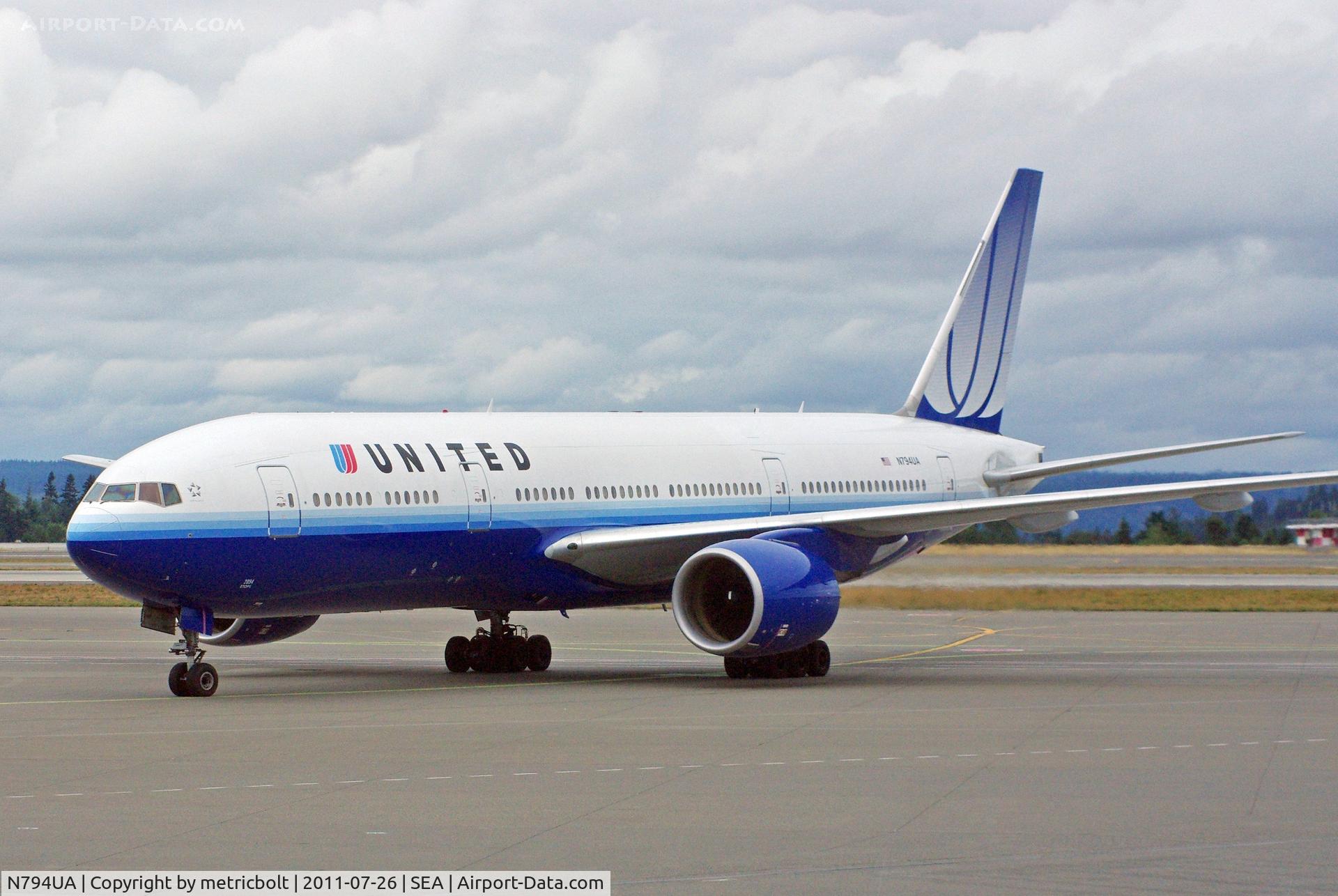 N794UA, 1997 Boeing 777-222 C/N 26953, At SeaTac