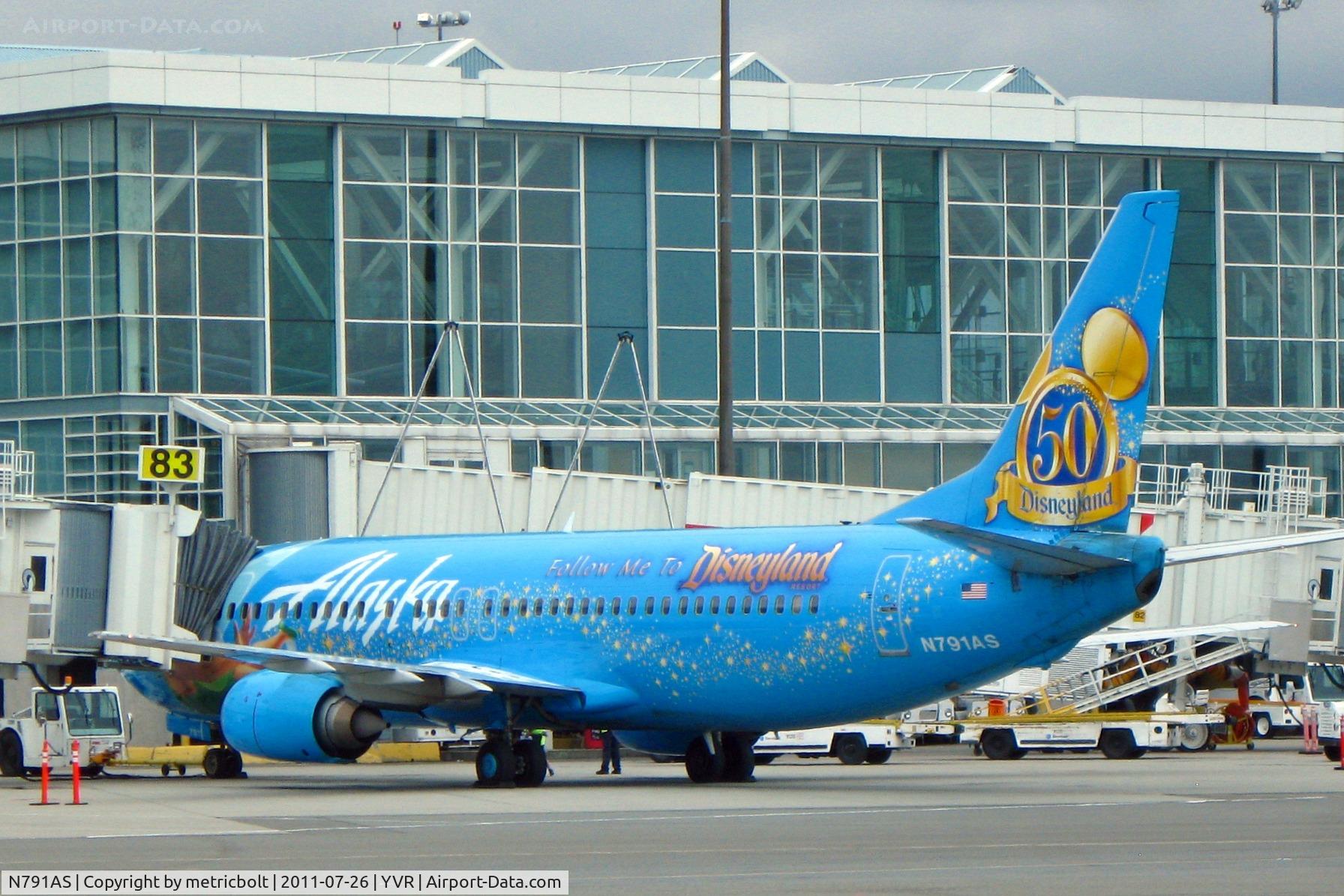 N791AS, 1997 Boeing 737-490 C/N 28886, on the ramp at YVR