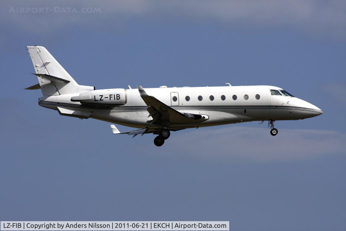 LZ-FIB, 1999 Israel Aircraft Industries IAI-1126 Galaxy C/N 011, On final for 22L.