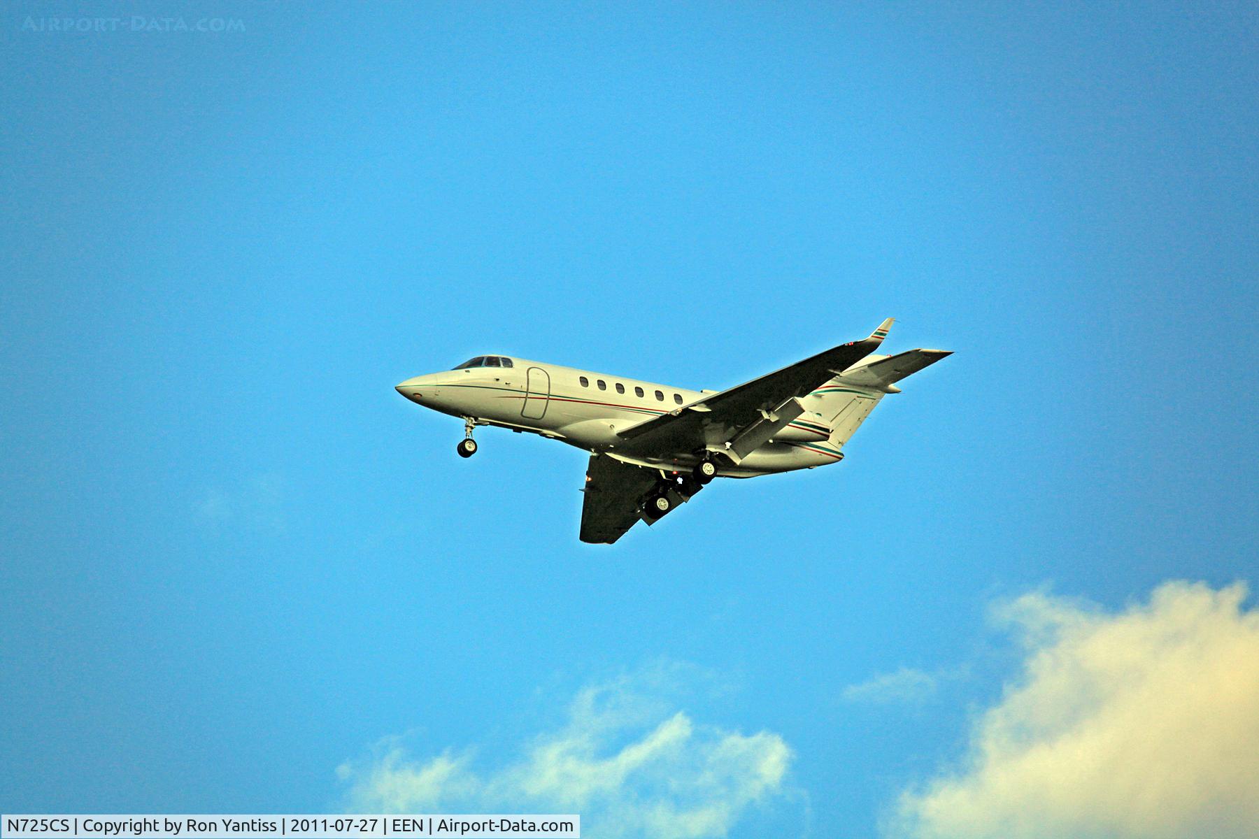 N725CS, 2006 Raytheon Hawker 850XP C/N 258758, On final approach to runway 2, Keene, NH at 6:51 pm