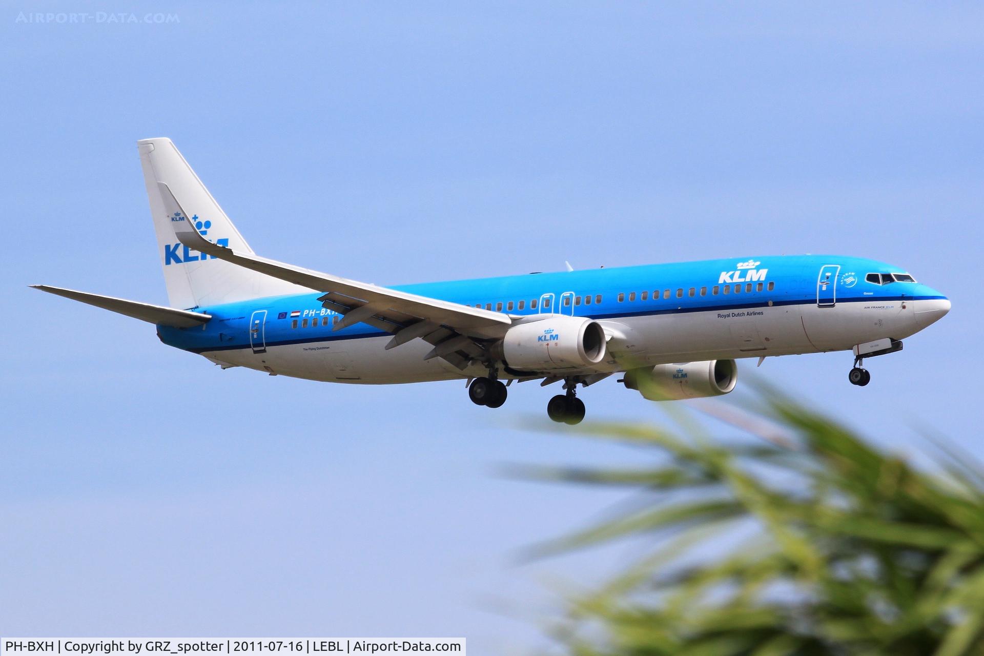 PH-BXH, 2000 Boeing 737-8K2 C/N 29597, ......