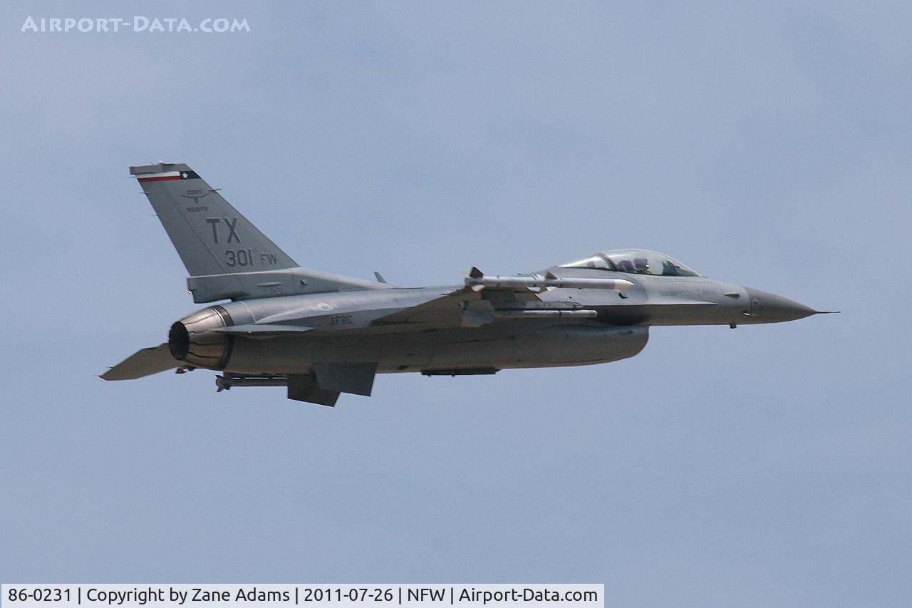 86-0231, 1986 General Dynamics F-16C Fighting Falcon C/N 5C-337, 301st FW F-16Departing NASJRB Fort Worth