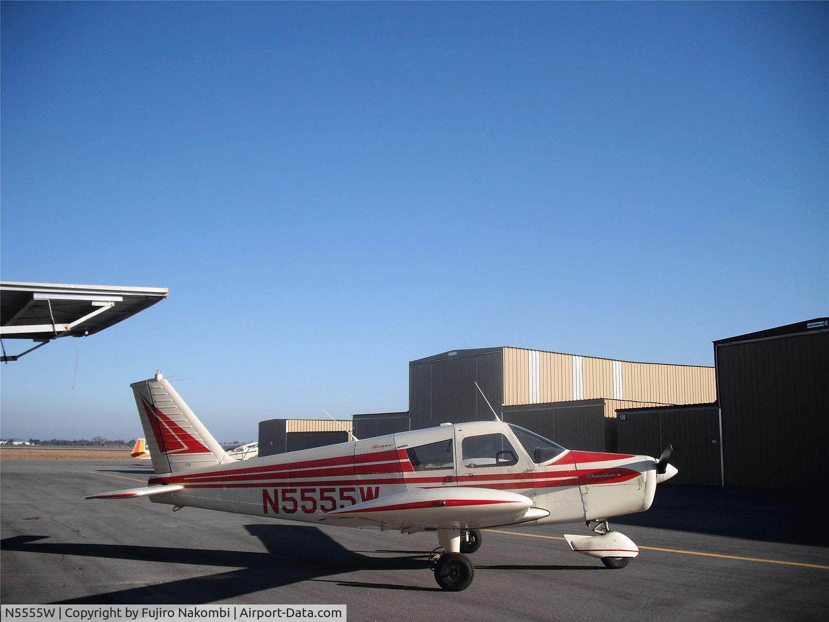 N5555W, 1962 Piper PA-28-160 Cherokee C/N 28-647, 1962 Piper PA-28-160: A classic early production Cherokee with its original paint scheme ! Kudos for the owner for keeping such a rarity !