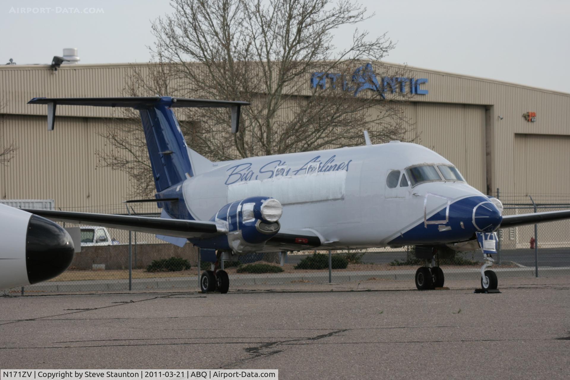 N171ZV, 1995 Beech 1900D C/N UE-171, Taken at Alburquerque International Sunport Airport, New Mexico in March 2011 whilst on an Aeroprint Aviation tour