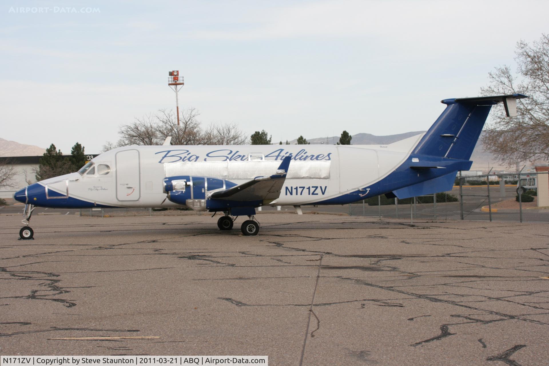 N171ZV, 1995 Beech 1900D C/N UE-171, Taken at Alburquerque International Sunport Airport, New Mexico in March 2011 whilst on an Aeroprint Aviation tour