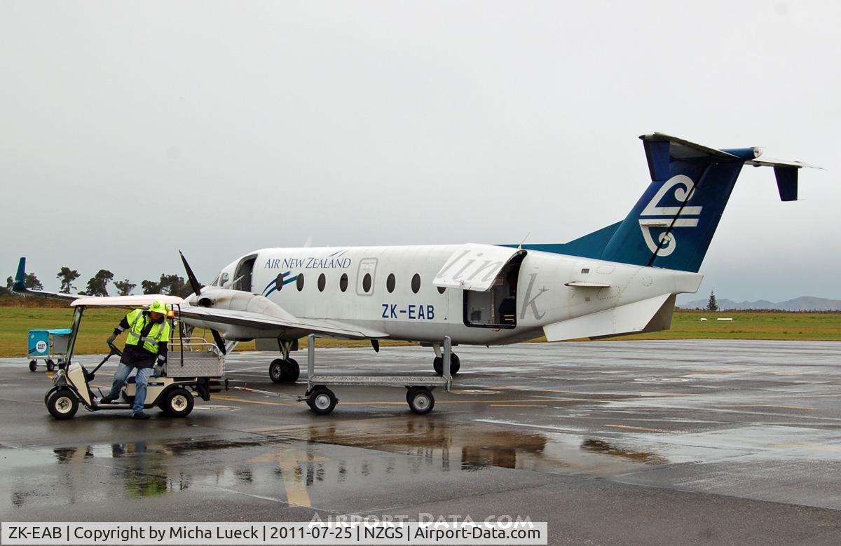 ZK-EAB, 2001 Raytheon 1900D C/N UE-425, Rainy day