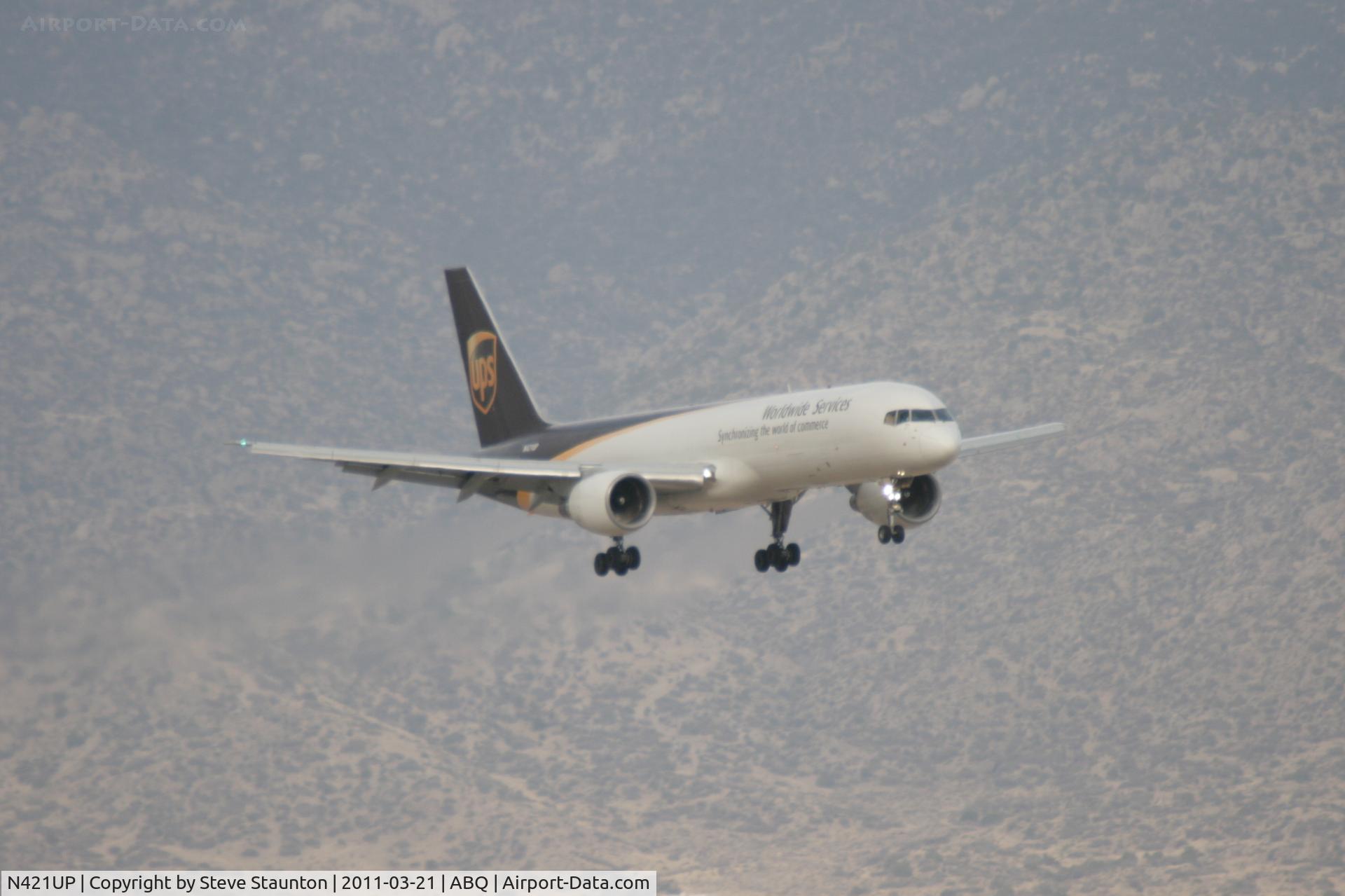 N421UP, 1991 Boeing 757-24APF C/N 25281, Taken at Alburquerque International Sunport Airport, New Mexico in March 2011 whilst on an Aeroprint Aviation tour
