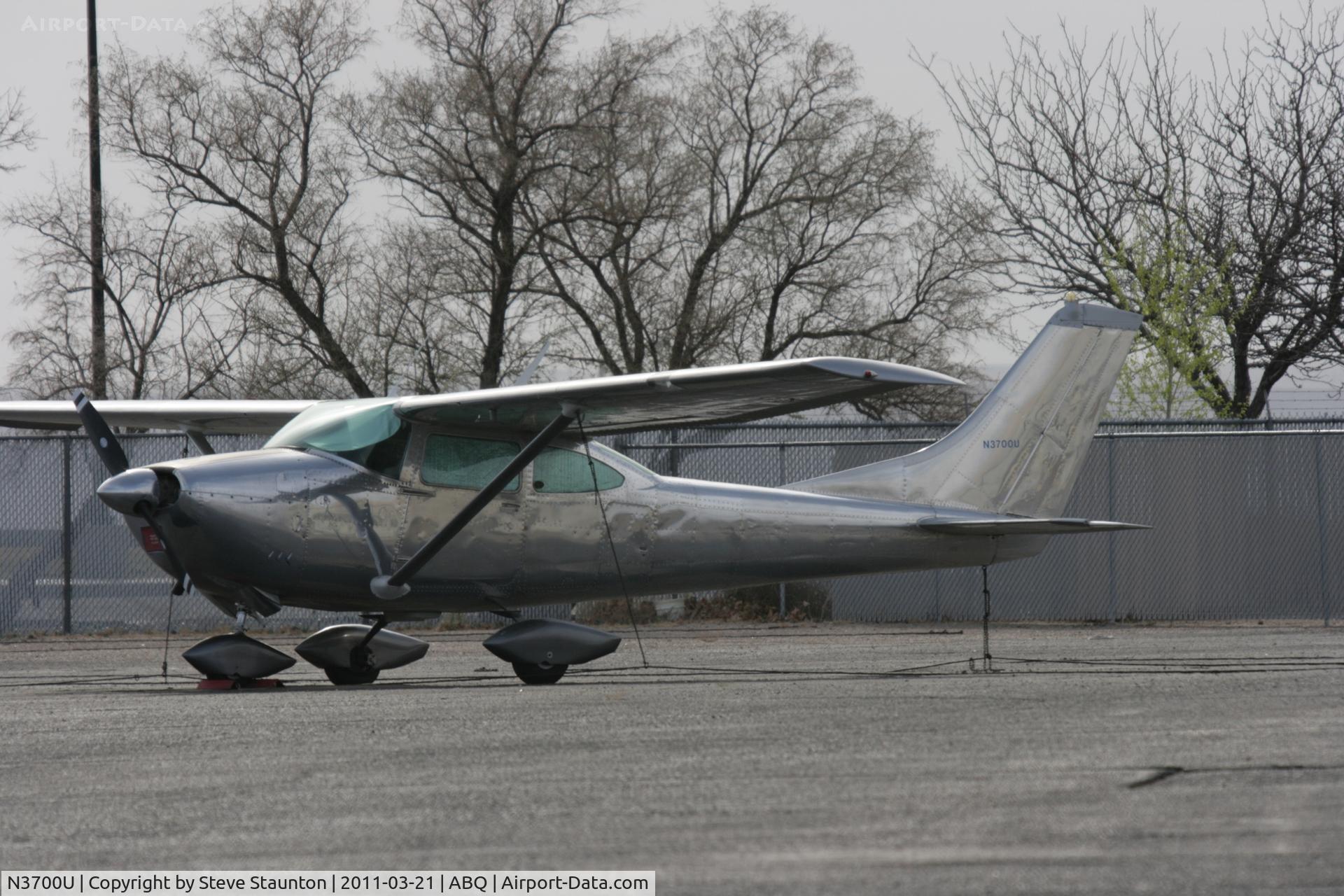 N3700U, 1963 Cessna 182G Skylane C/N 18255100, Taken at Alburquerque International Sunport Airport, New Mexico in March 2011 whilst on an Aeroprint Aviation tour