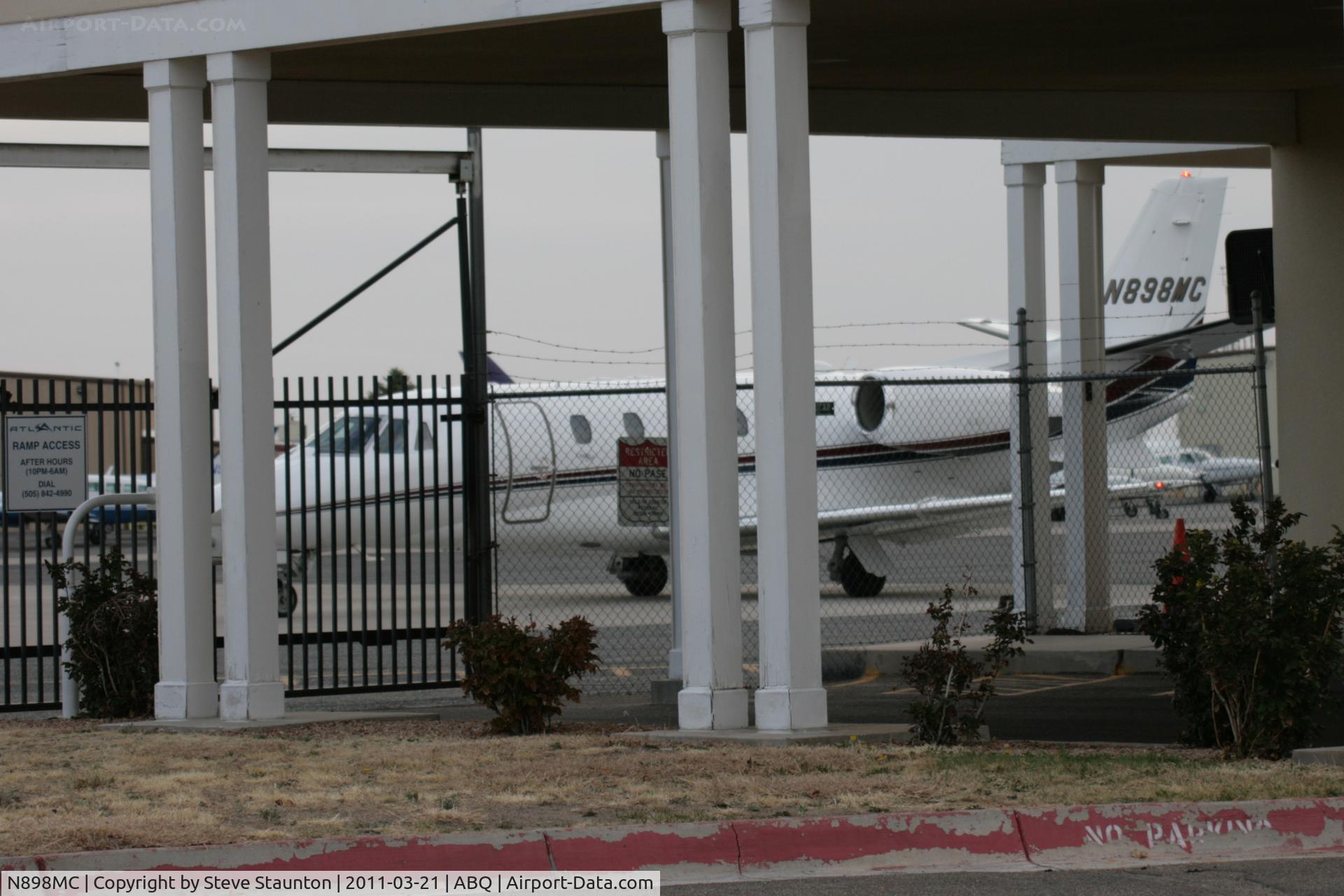 N898MC, 2002 Cessna 560XL Citation C/N 560-5244, Taken at Alburquerque International Sunport Airport, New Mexico in March 2011 whilst on an Aeroprint Aviation tour