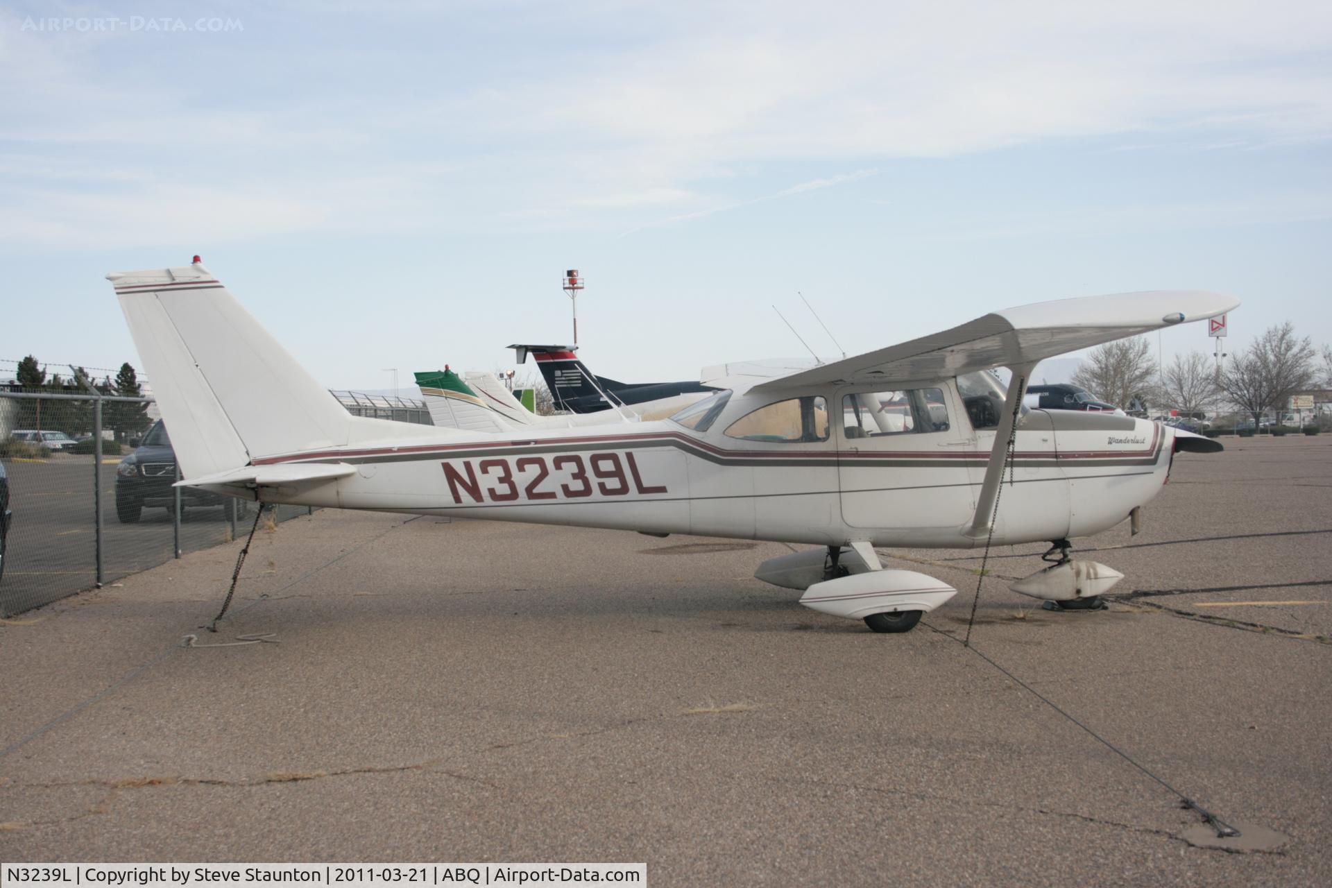 N3239L, 1967 Cessna 172H C/N 17256139, Taken at Alburquerque International Sunport Airport, New Mexico in March 2011 whilst on an Aeroprint Aviation tour