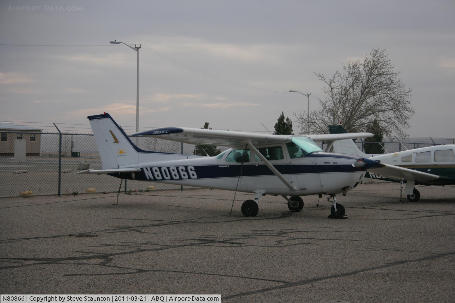 N80866, 1976 Cessna 172M C/N 17266780, Taken at Alburquerque International Sunport Airport, New Mexico in March 2011 whilst on an Aeroprint Aviation tour