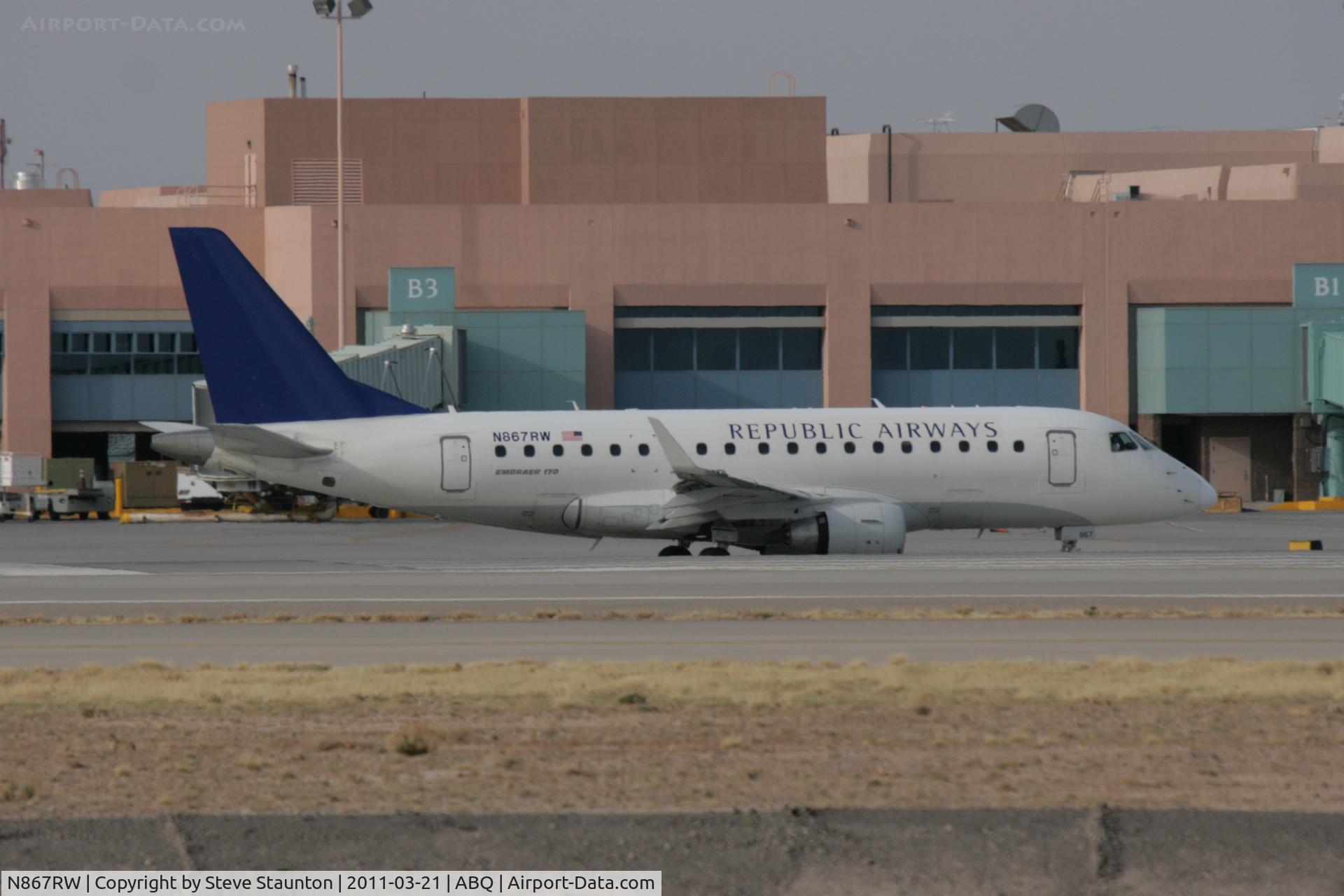 N867RW, 2006 Embraer 170SE (ERJ-170-100SE) C/N 17000130, Taken at Alburquerque International Sunport Airport, New Mexico in March 2011 whilst on an Aeroprint Aviation tour
