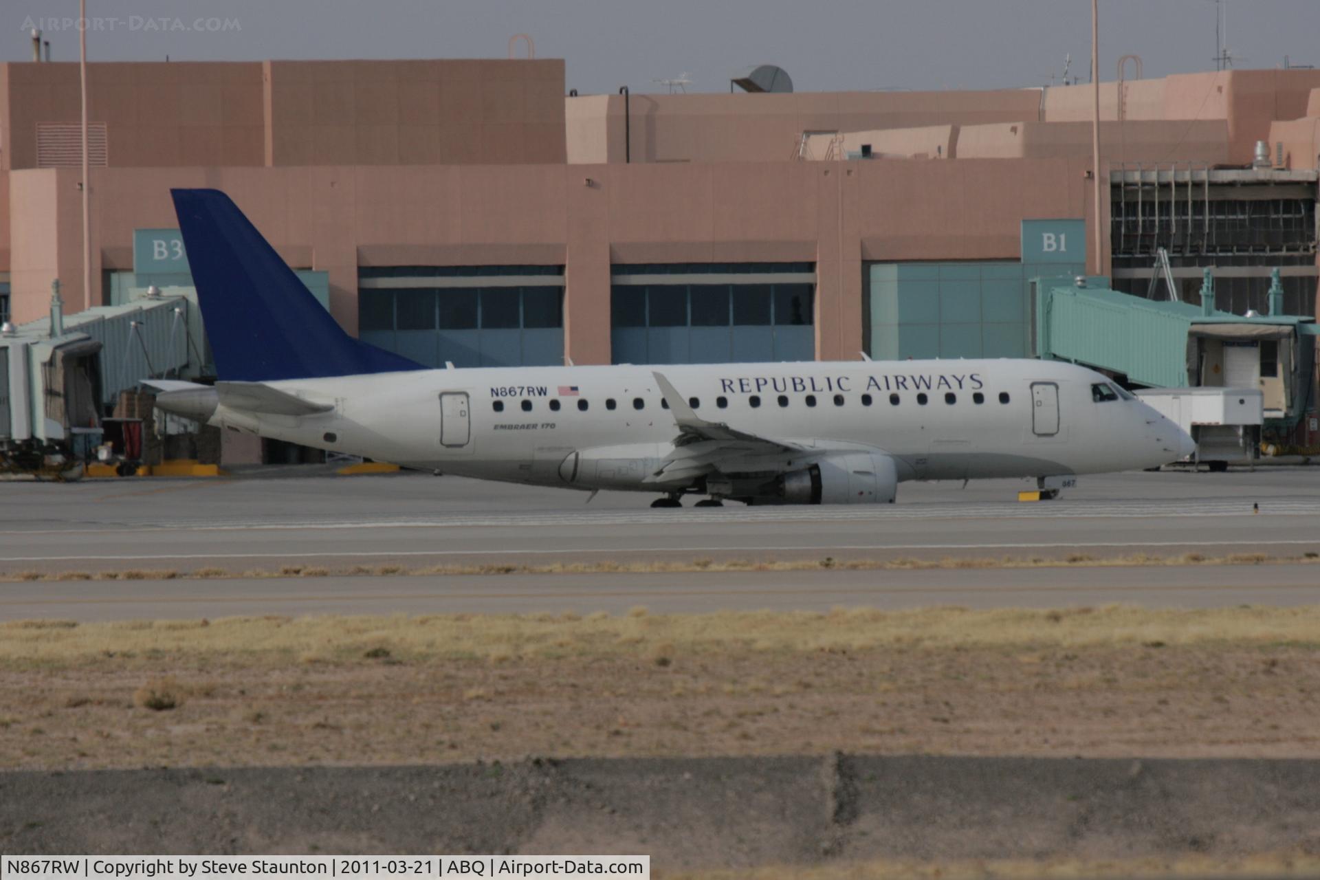 N867RW, 2006 Embraer 170SE (ERJ-170-100SE) C/N 17000130, Taken at Alburquerque International Sunport Airport, New Mexico in March 2011 whilst on an Aeroprint Aviation tour