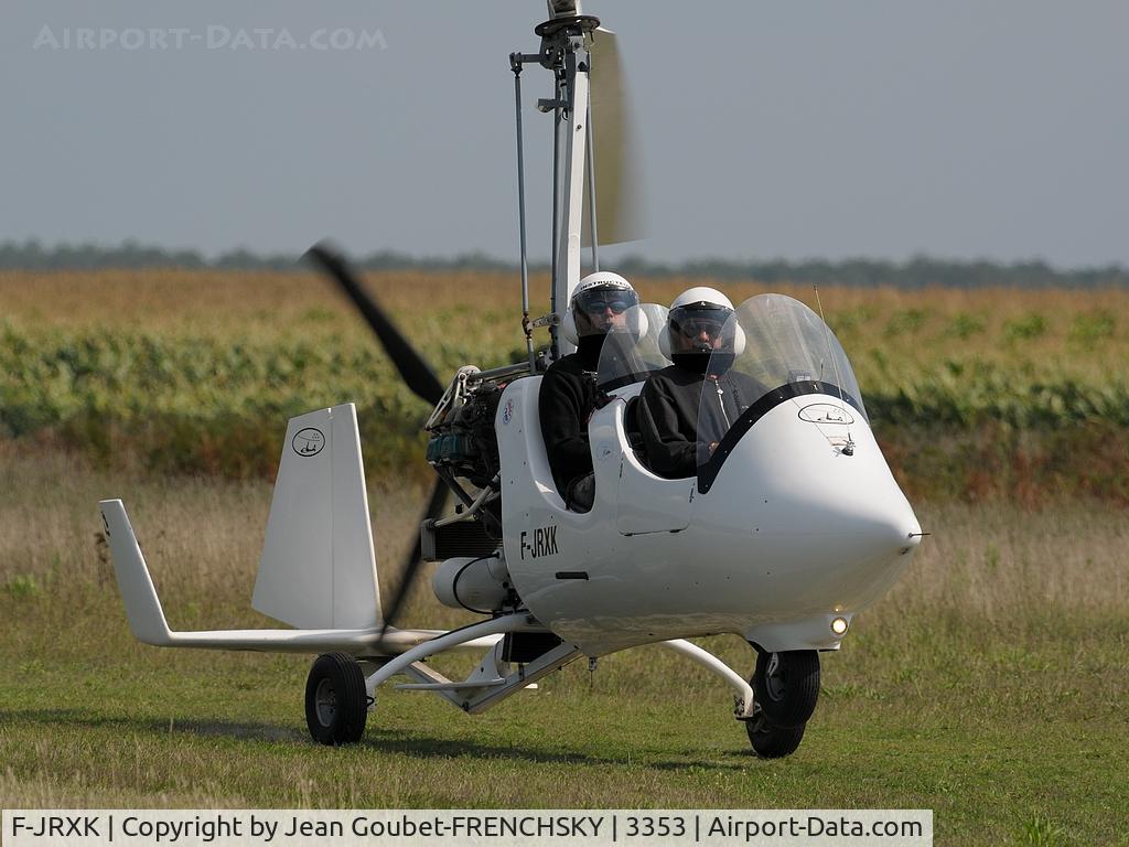 F-JRXK, ELA Aviacion ELA-07S C/N 33, landing 30base LF3353 médoc ulm évasion