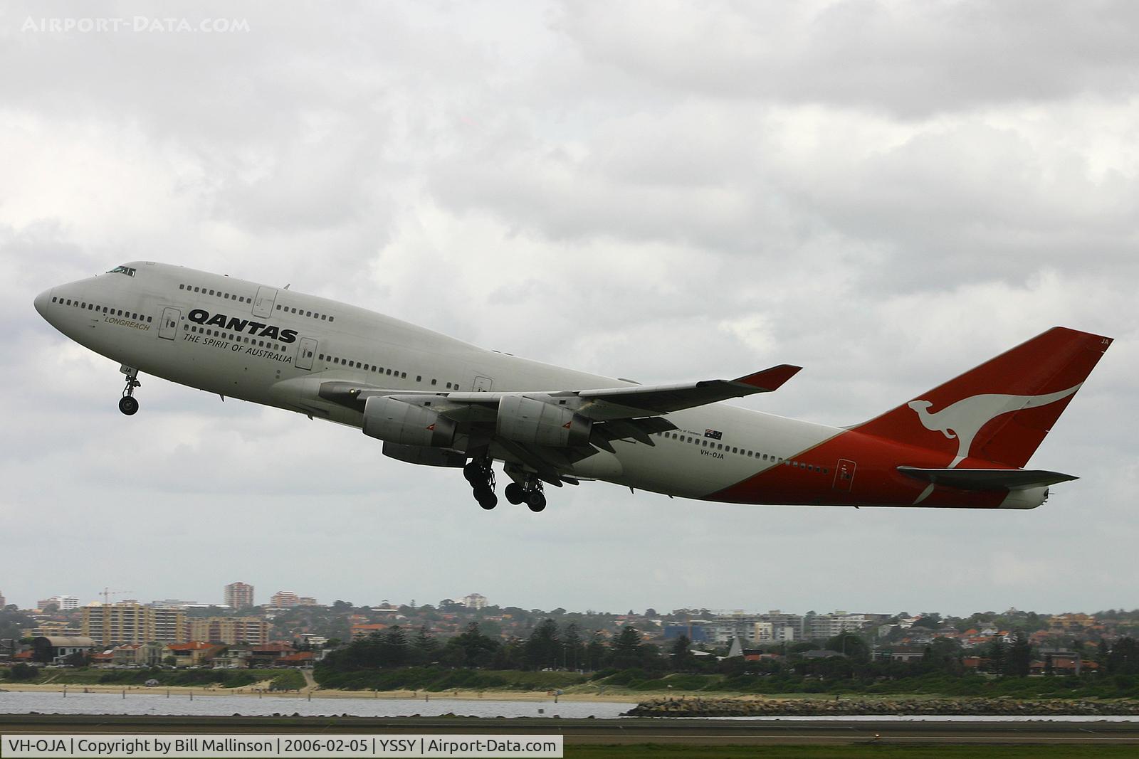 VH-OJA, 1989 Boeing 747-438 C/N 24354, away from 16R