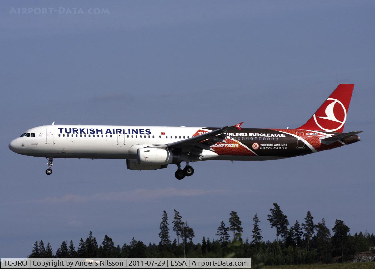 TC-JRO, 2011 Airbus A321-231 C/N 4682, Landing on runway 01L.