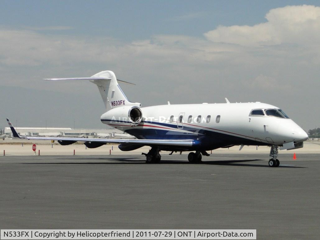 N533FX, 2007 Bombardier Challenger 300 (BD-100-1A10) C/N 20160, Parked on the southside