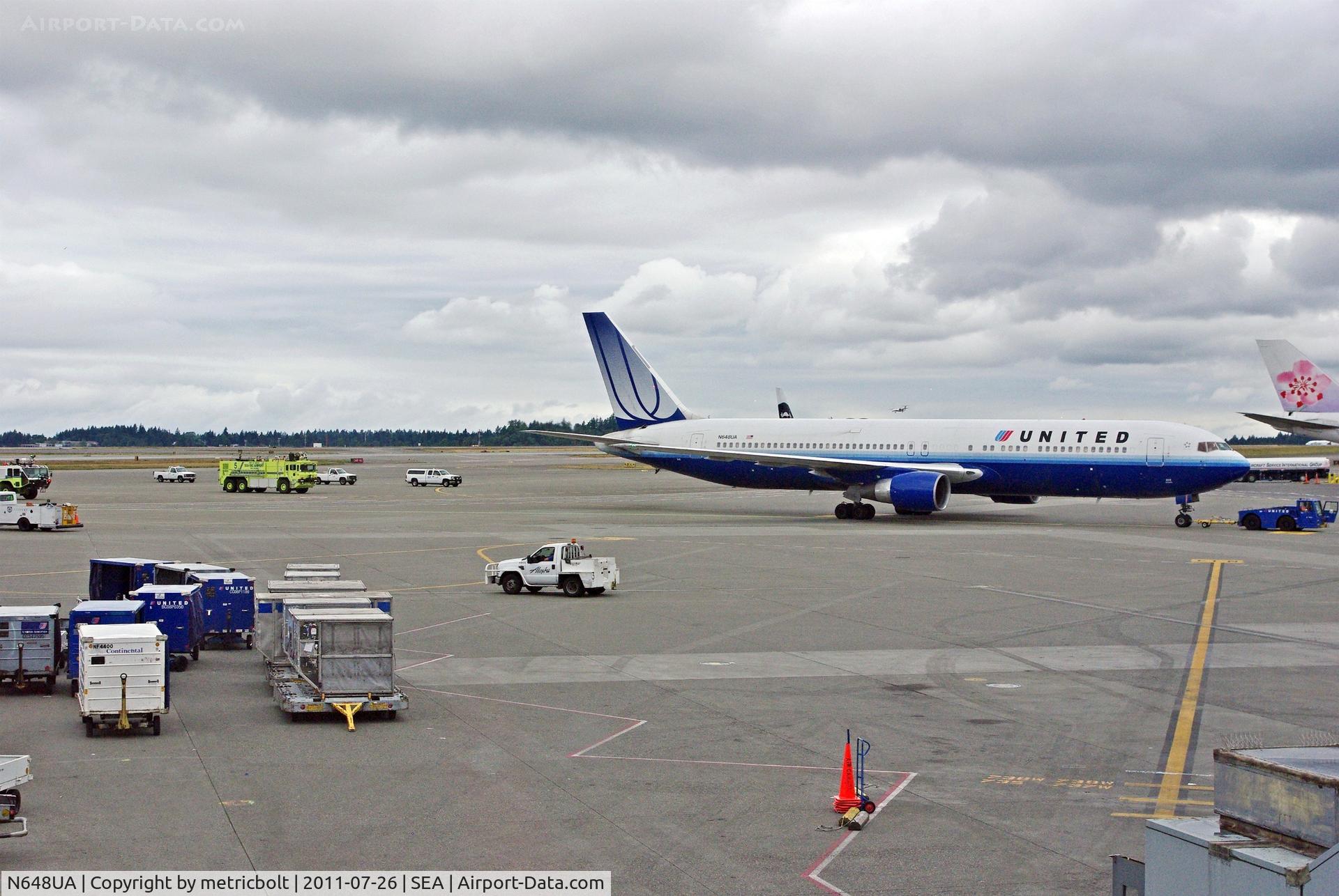 N648UA, 1992 Boeing 767-322ER C/N 25285, United Airlines Flight 635 from Chicago O’Hare Airport (ORD) on 7/26 had a problem with brakes on landing . The Boeing 767 left some debris and hydraulic fluid on a runway.
