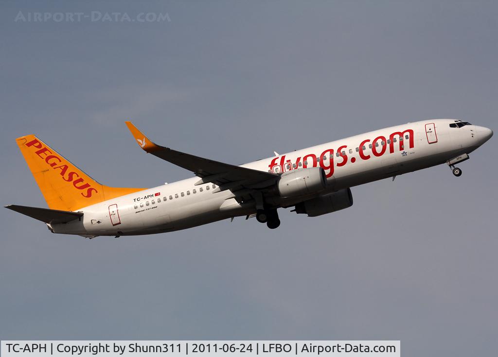 TC-APH, 2001 Boeing 737-8S3 C/N 29250/792, Taking off rwy 32R