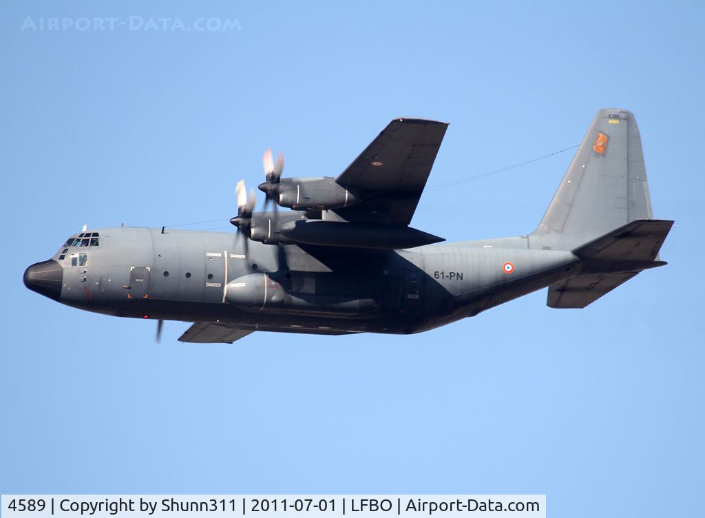 4589, Lockheed C-130H Hercules C/N 382-4589, Taking off from rwy 32R