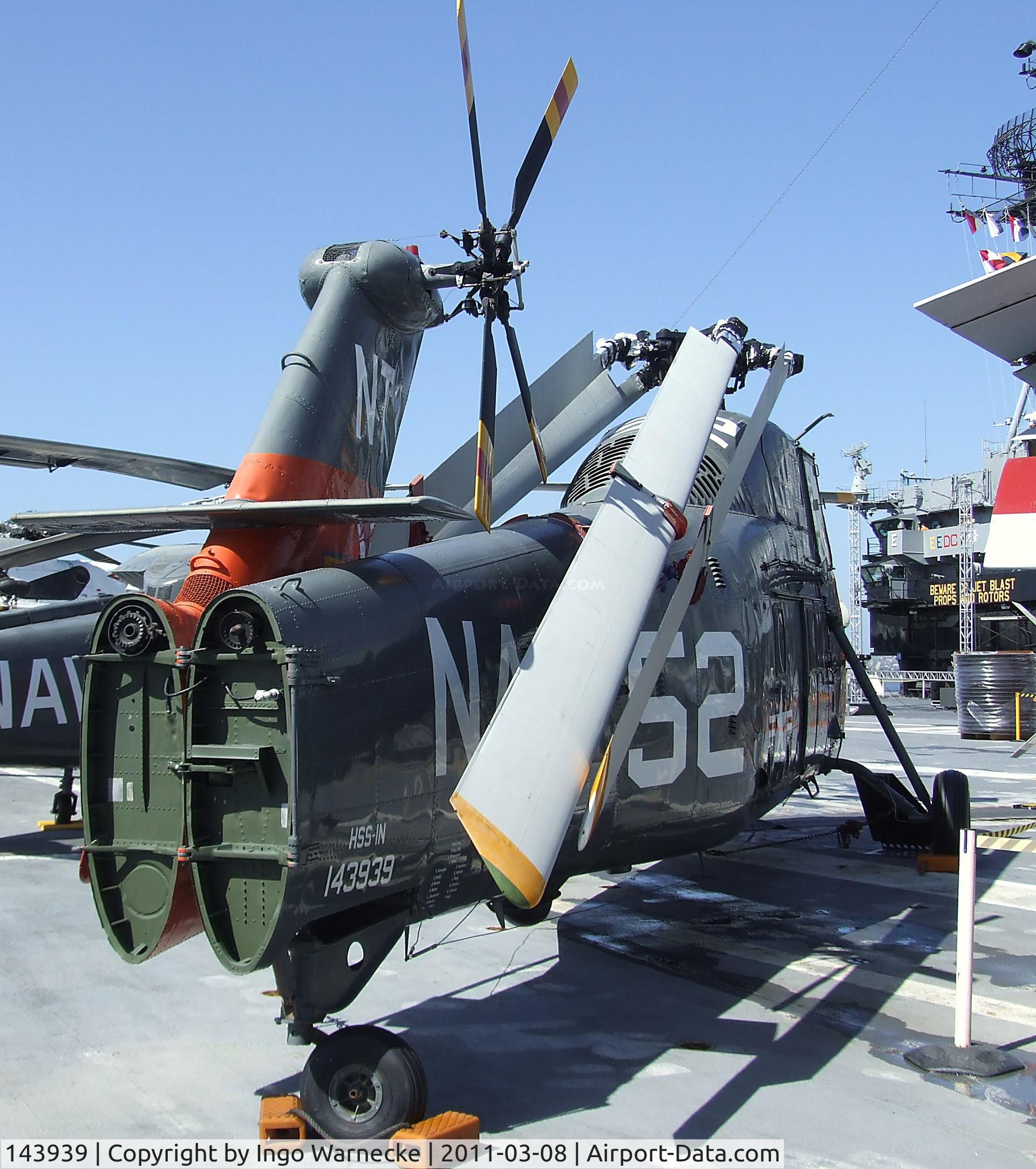 143939, Sikorsky HSS-1 Seabat C/N 58-709, Sikorsky HSS-1 Seabat on the flight deck of the USS Midway Museum, San Diego CA
