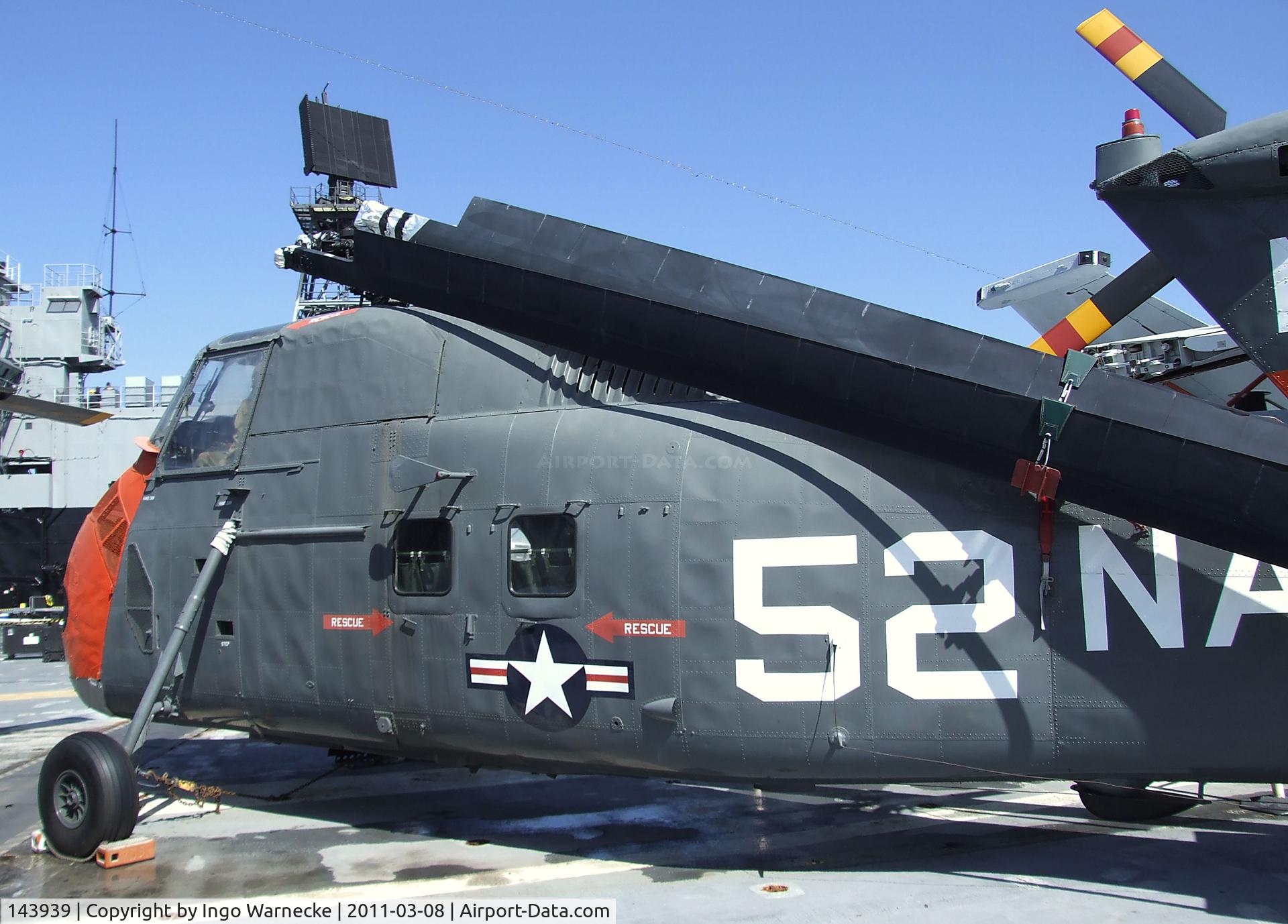 143939, Sikorsky HSS-1 Seabat C/N 58-709, Sikorsky HSS-1 Seabat on the flight deck of the USS Midway Museum, San Diego CA