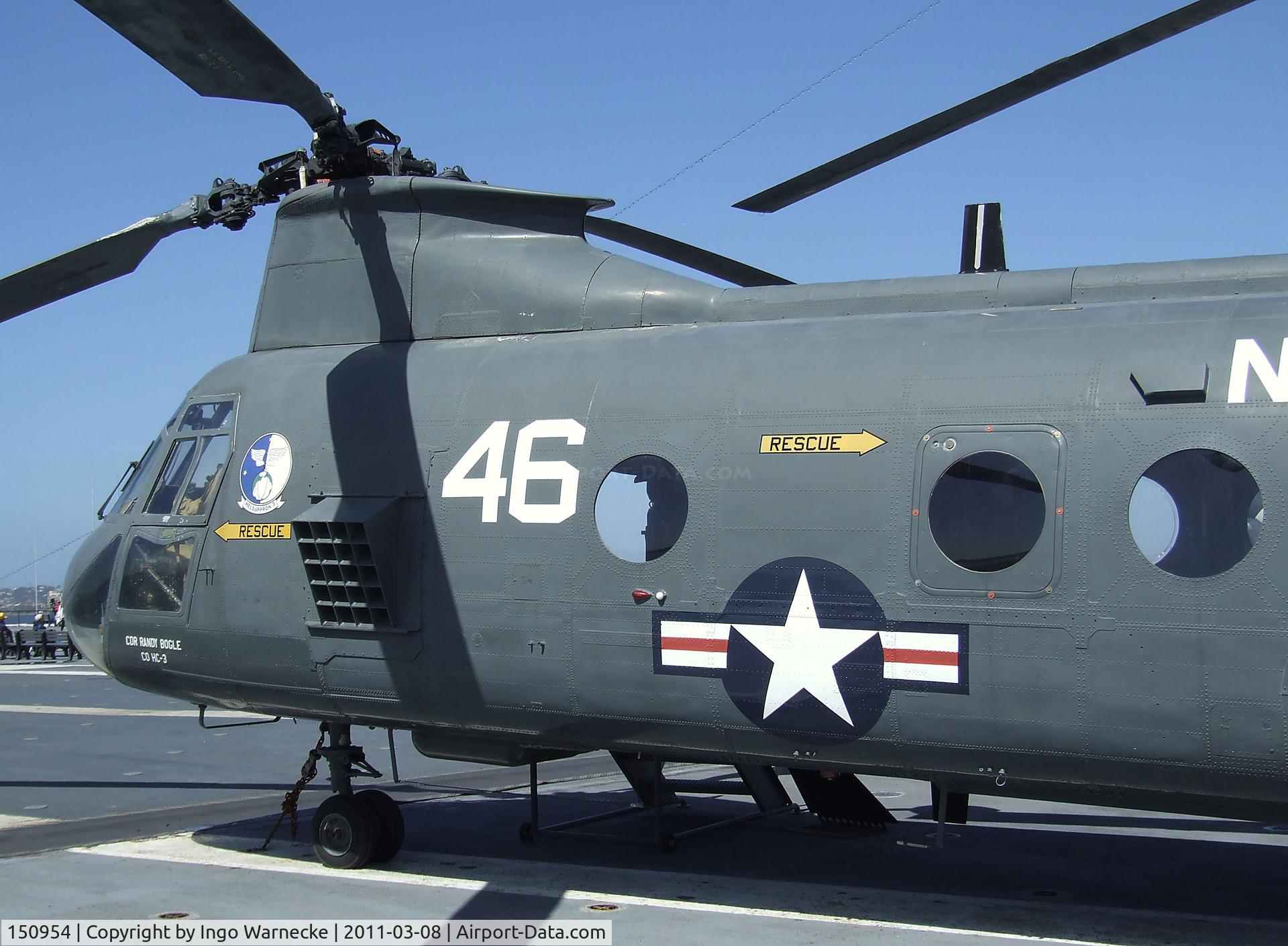 150954, 1964 Boeing Vertol 107M H-46 Sea Knight (HRB-1/CH-46A) C/N 2040, Boeing-Vertol HH-46D Sea Knight on the flight deck of the USS Midway Museum, San Diego CA