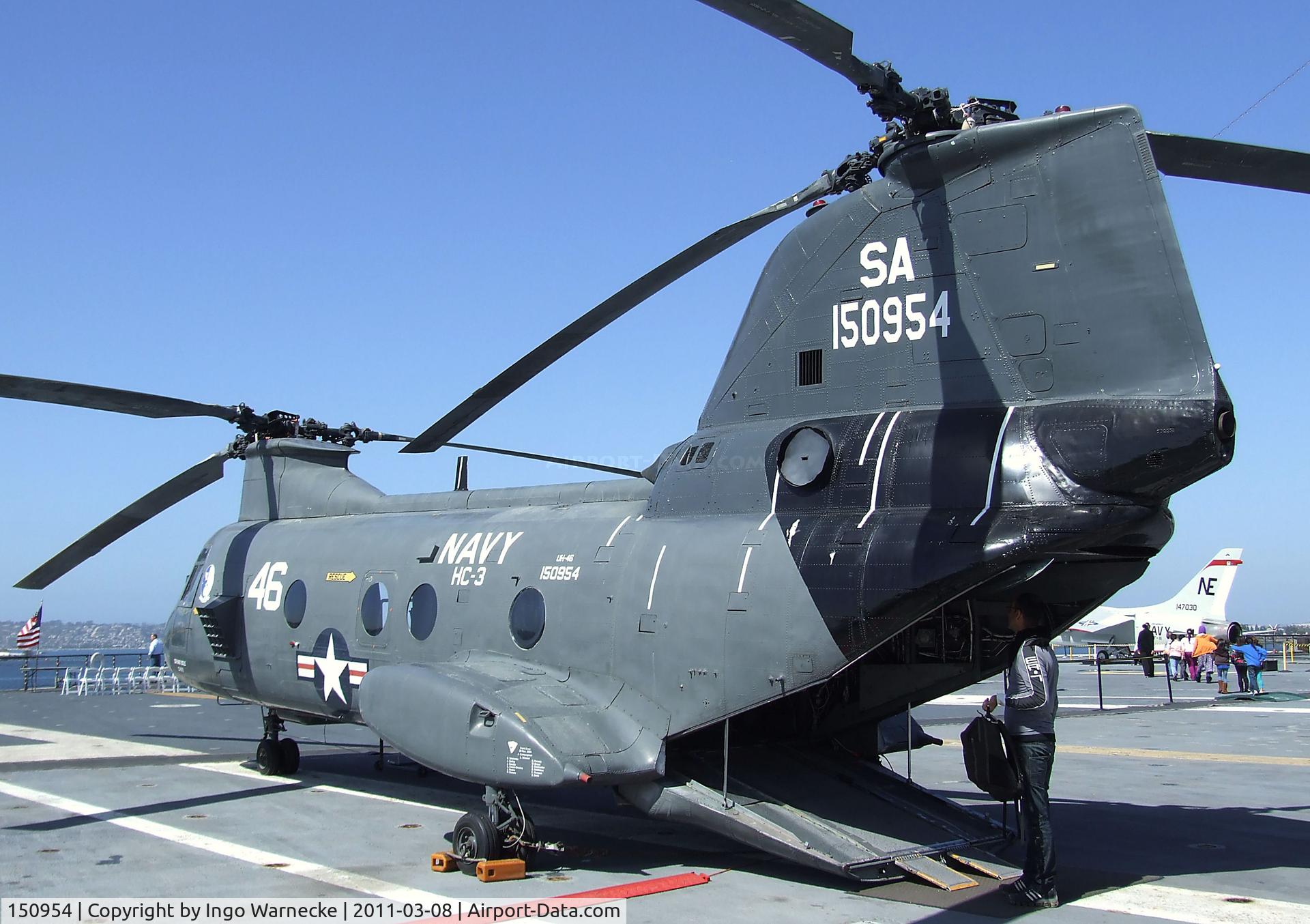 150954, 1964 Boeing Vertol 107M H-46 Sea Knight (HRB-1/CH-46A) C/N 2040, Boeing-Vertol HH-46D Sea Knight on the flight deck of the USS Midway Museum, San Diego CA