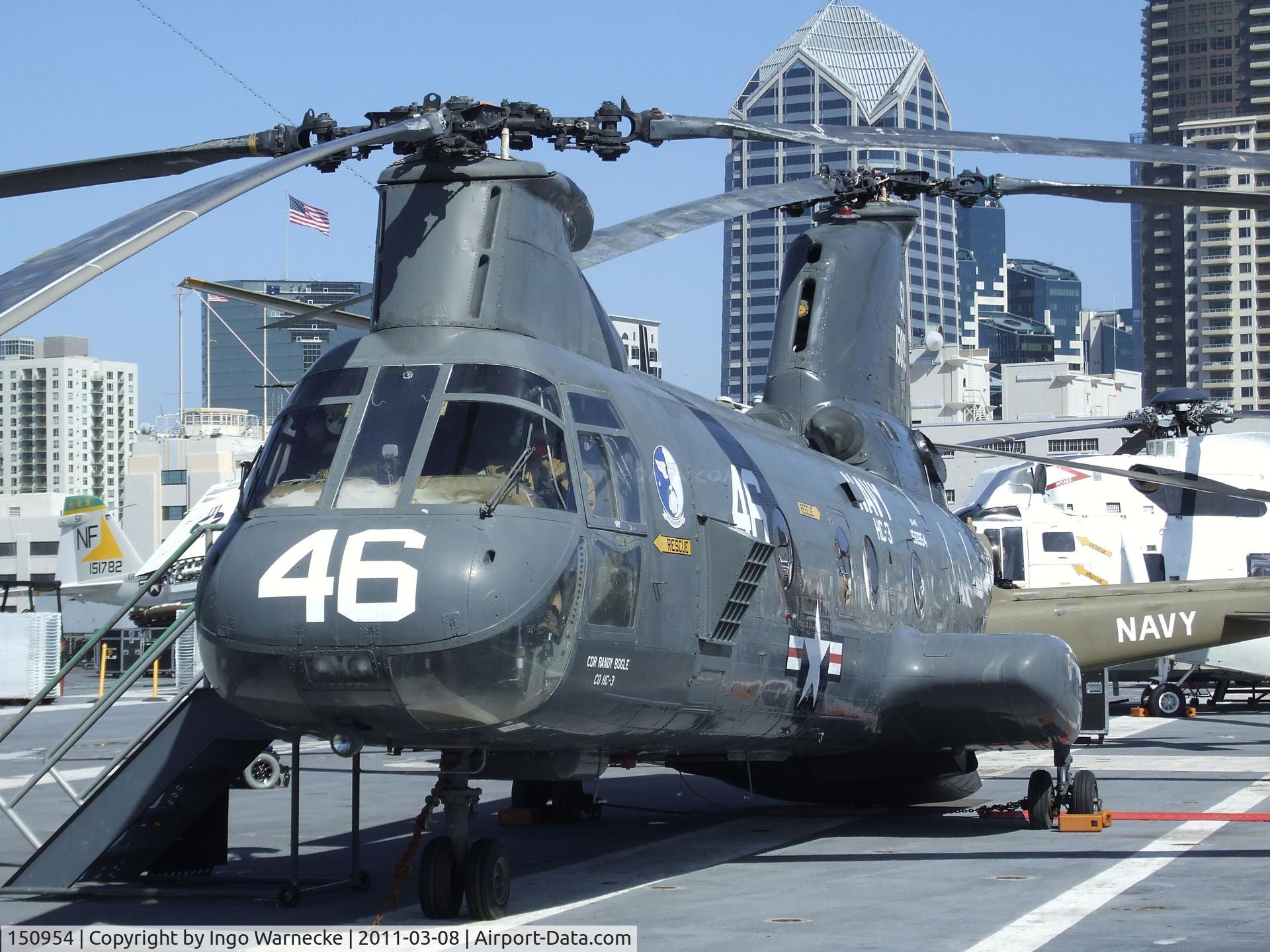 150954, 1964 Boeing Vertol 107M H-46 Sea Knight (HRB-1/CH-46A) C/N 2040, Boeing-Vertol HH-46D Sea Knight on the flight deck of the USS Midway Museum, San Diego CA
