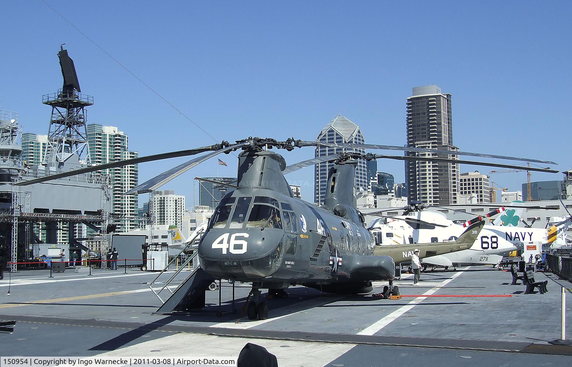 150954, 1964 Boeing Vertol 107M H-46 Sea Knight (HRB-1/CH-46A) C/N 2040, Boeing-Vertol HH-46D Sea Knight on the flight deck of the USS Midway Museum, San Diego CA