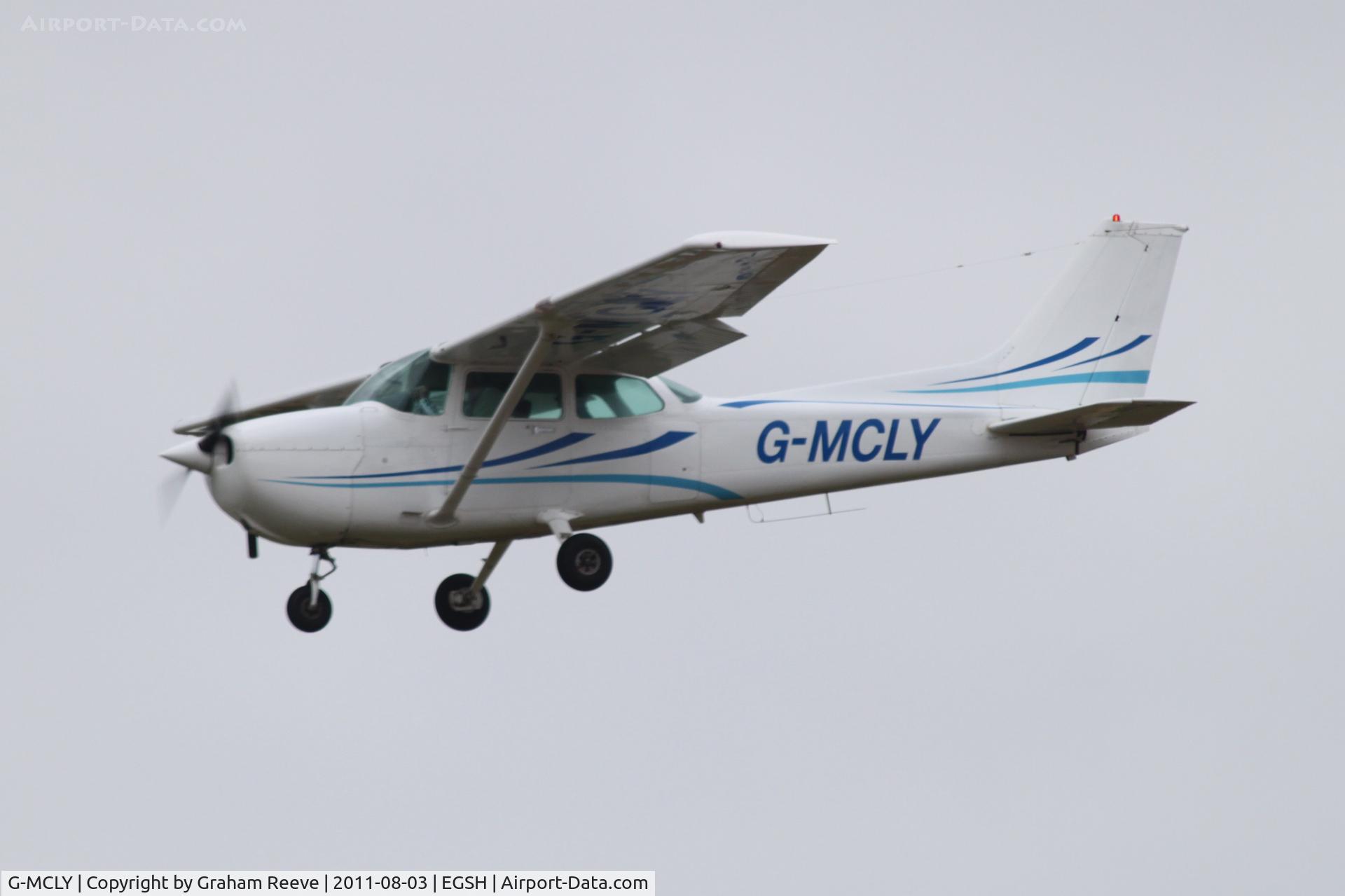 G-MCLY, 1982 Cessna 172P C/N 172-75597, Landing at Norwich.