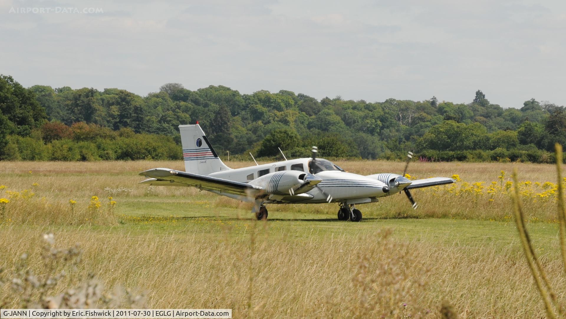 G-JANN, 1988 Piper PA-34-220T Seneca III C/N 34-33133, G-JANN visiting Panshanger Airfield
