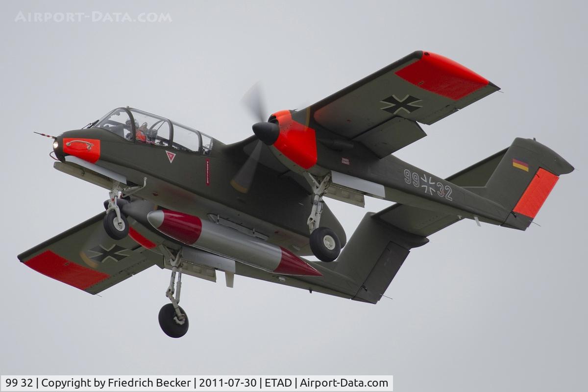 99 32, 1971 North American OV-10B Bronco C/N 338-17, flying display during the Spangdahlem Open House 2011