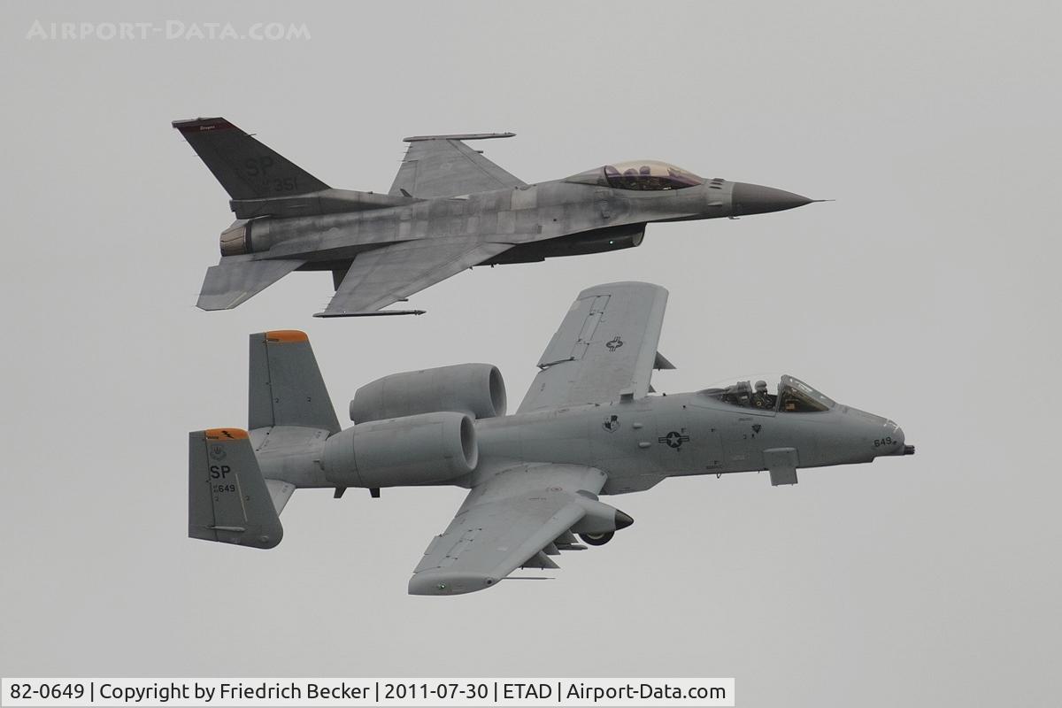 82-0649, 1982 Fairchild Republic A-10C Thunderbolt II C/N A10-0697, flying display during the Spangdahlem Open House 2011