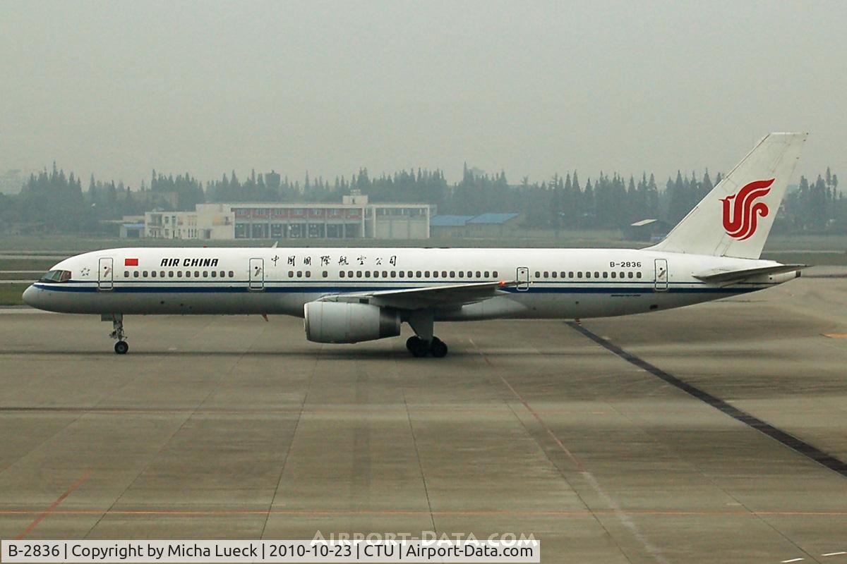 B-2836, Boeing 757-2Z0 C/N 27258, At Chengdu
