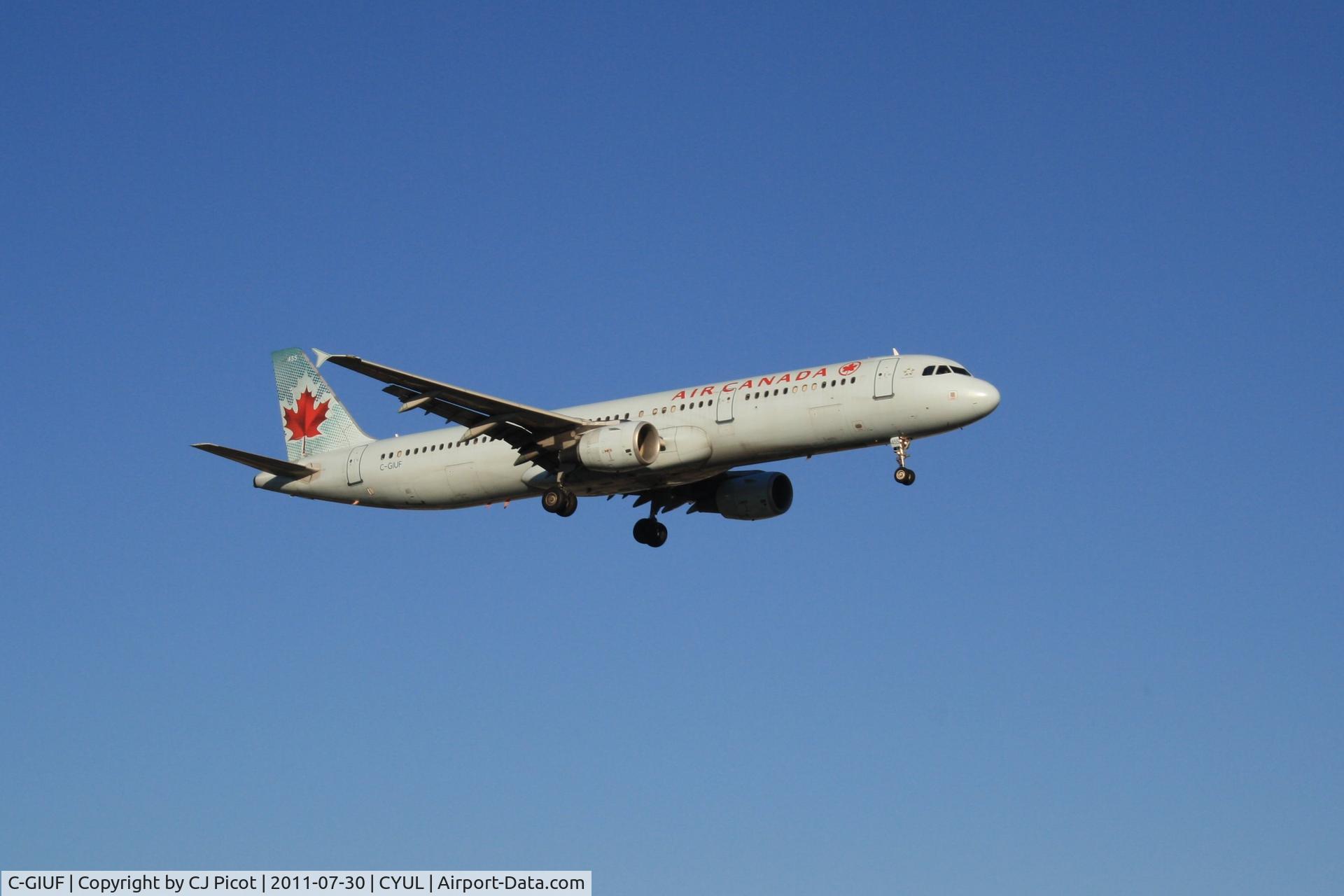 C-GIUF, 2001 Airbus A321-211 C/N 1638, Arriving Montréal-Trudeau runway 24-R