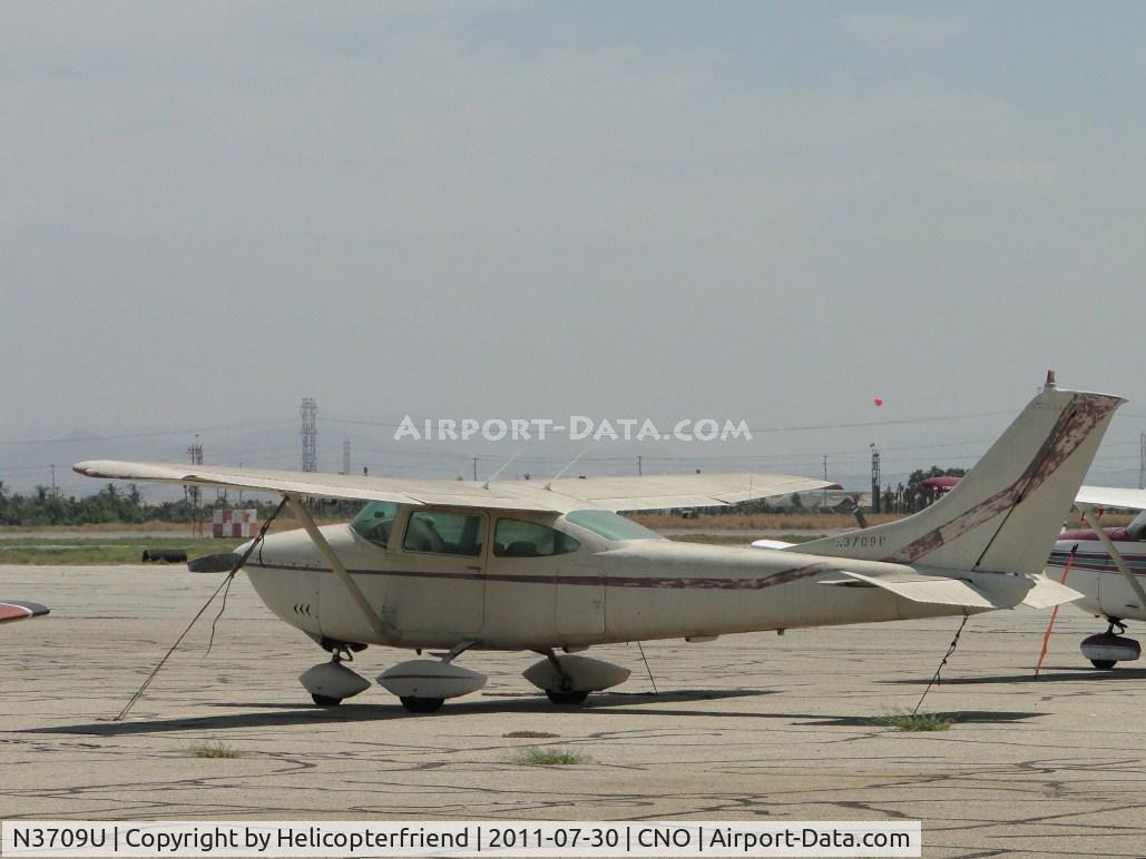 N3709U, 1963 Cessna 182G Skylane C/N 18255109, Parked by the tower