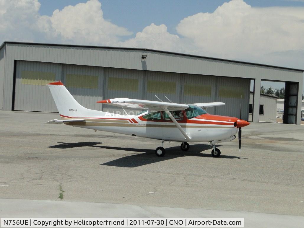N756UE, 1979 Cessna TR182 Turbo Skylane RG C/N R18201158, Taxiing to the runway area