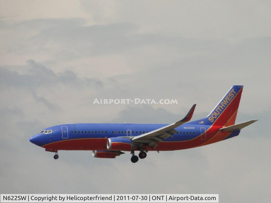 N622SW, 1996 Boeing 737-3H4 C/N 27932, On final for runwat 26R