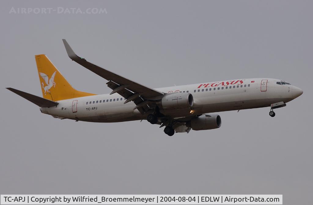 TC-APJ, 2002 Boeing 737-86N C/N 32735, PEGASUS AIRLINES / On Approach to Runway 24.