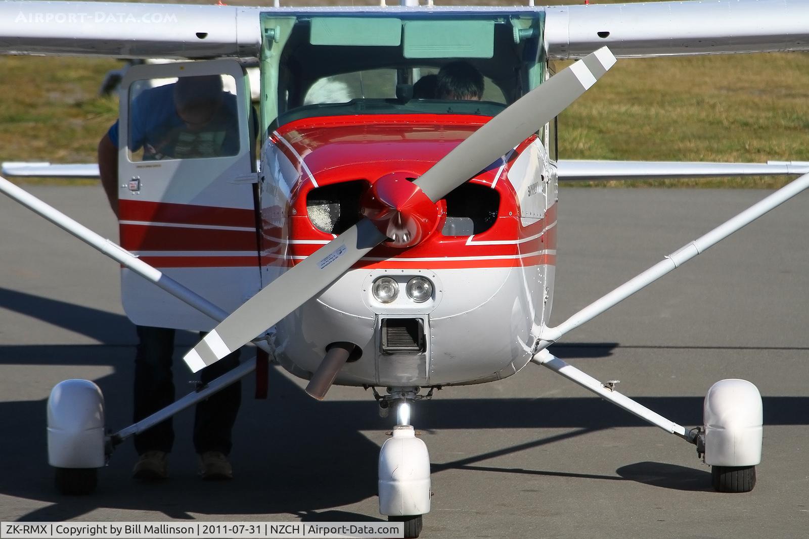 ZK-RMX, Cessna 172M C/N 17267483, for refuelling