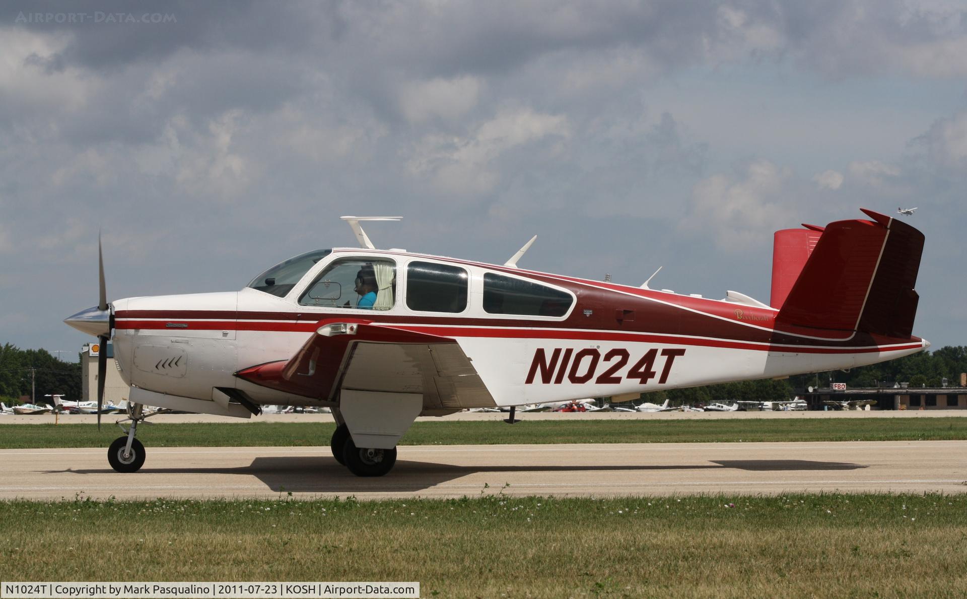 N1024T, 1976 Beech V35B Bonanza C/N D-9941, Beech V35B