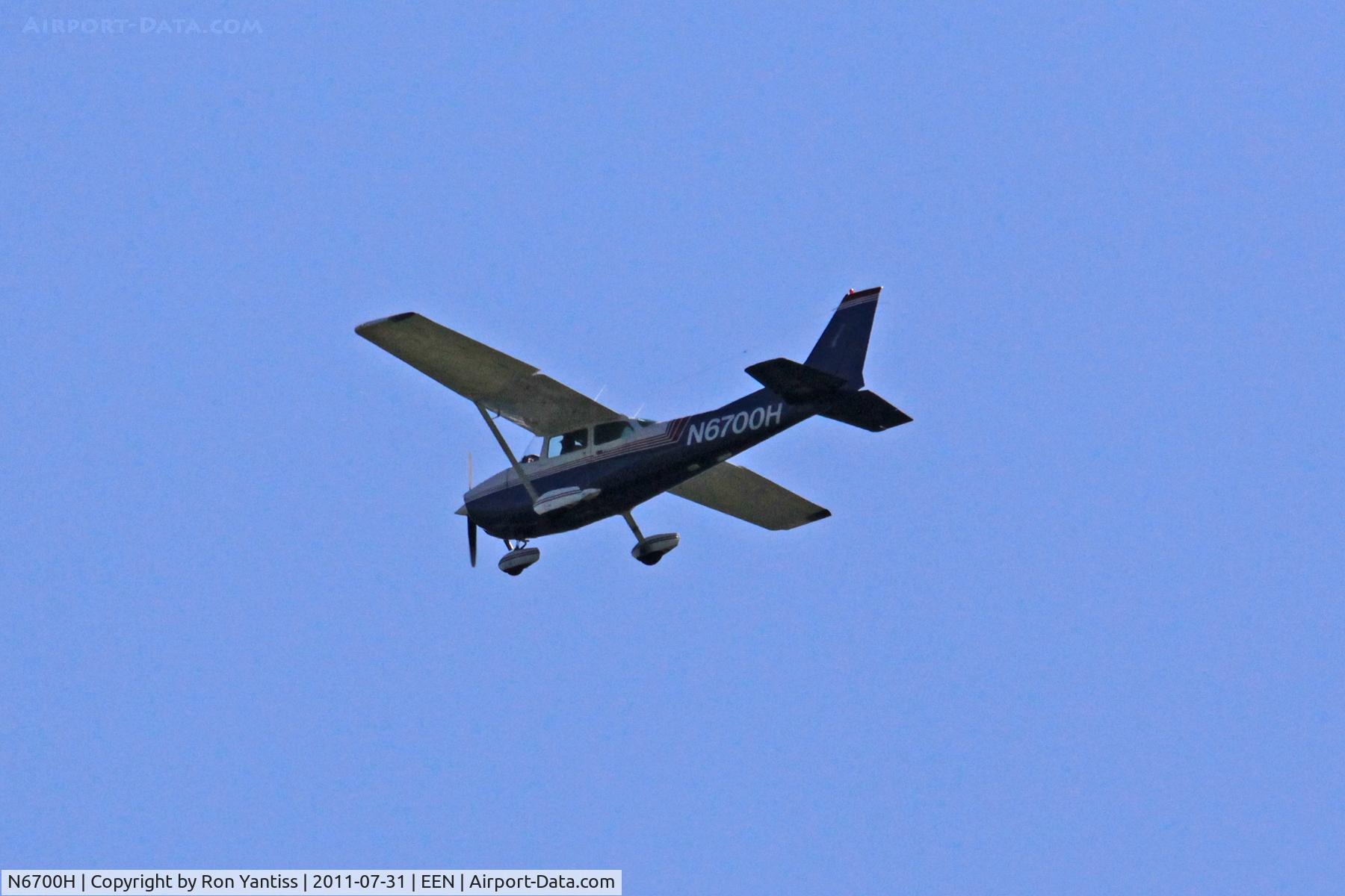 N6700H, 1975 Cessna 172M C/N 17265543, Right turn to runway 02 for touch and go.