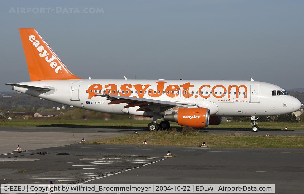 G-EZEJ, 2004 Airbus A319-111 C/N 2214, easyJet / Taxiing out to Runway 24.