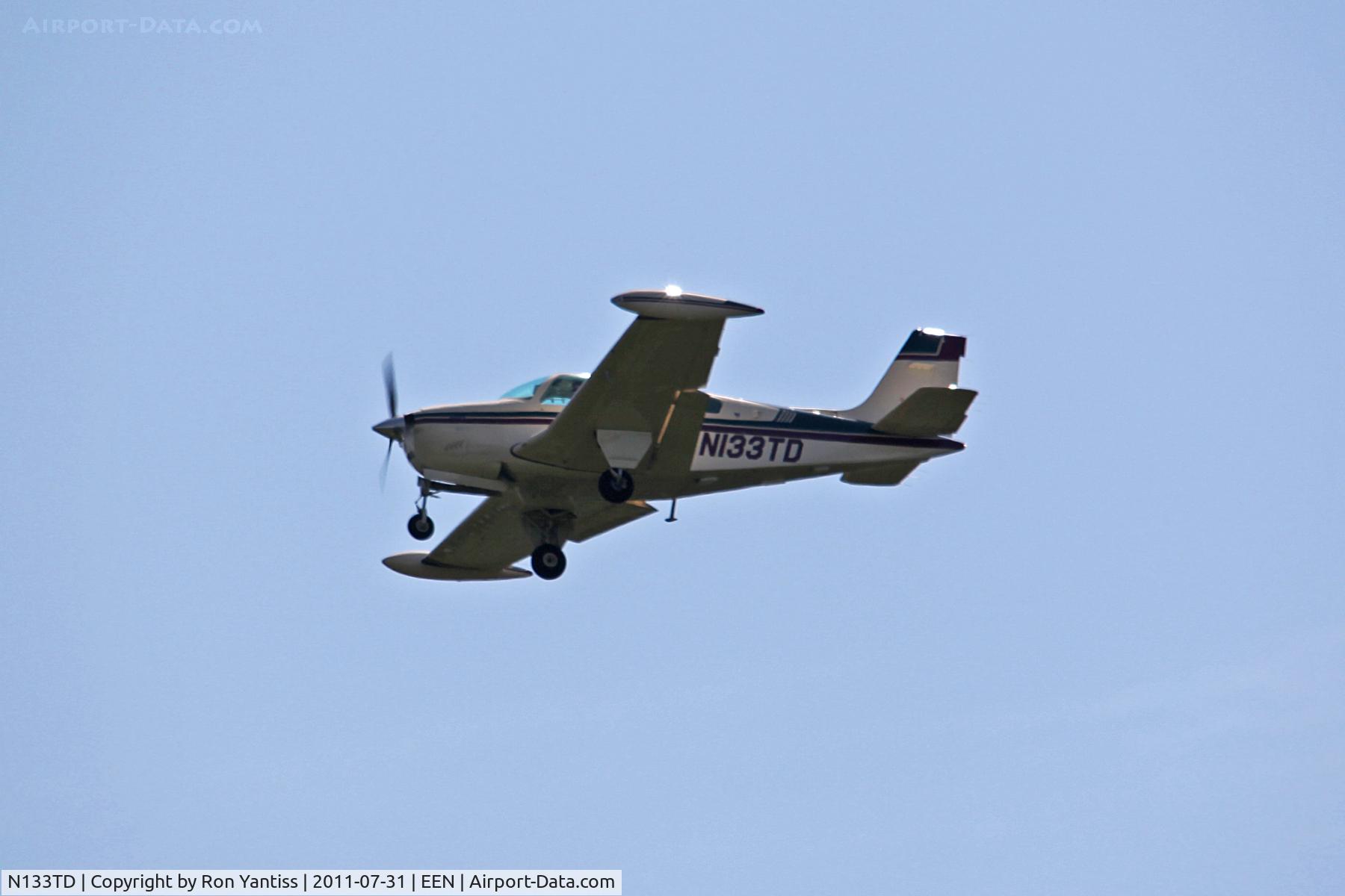 N133TD, 1990 Beech F33A Bonanza C/N CE-1548, On approach to runway 02, Keene, NH