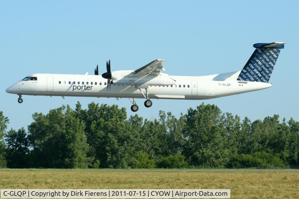 C-GLQP, 2009 De Havilland Canada DHC-8-402Q Dash 8 C/N 4271, Landing on rwy 25.