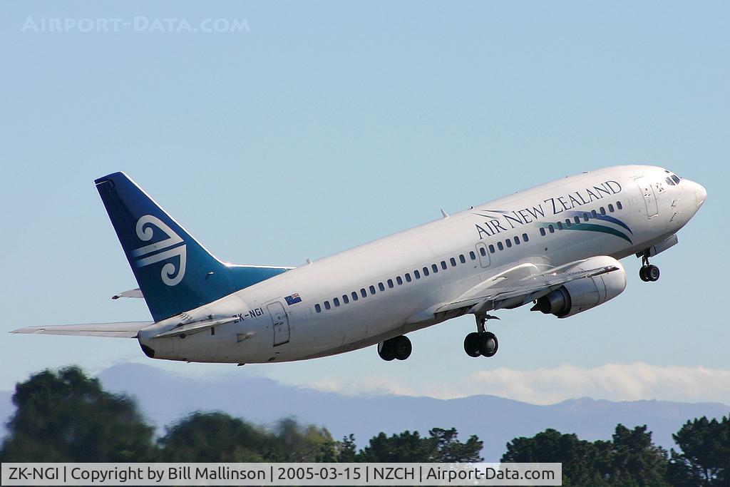 ZK-NGI, 1999 Boeing 737-319 C/N 25608, away from 02