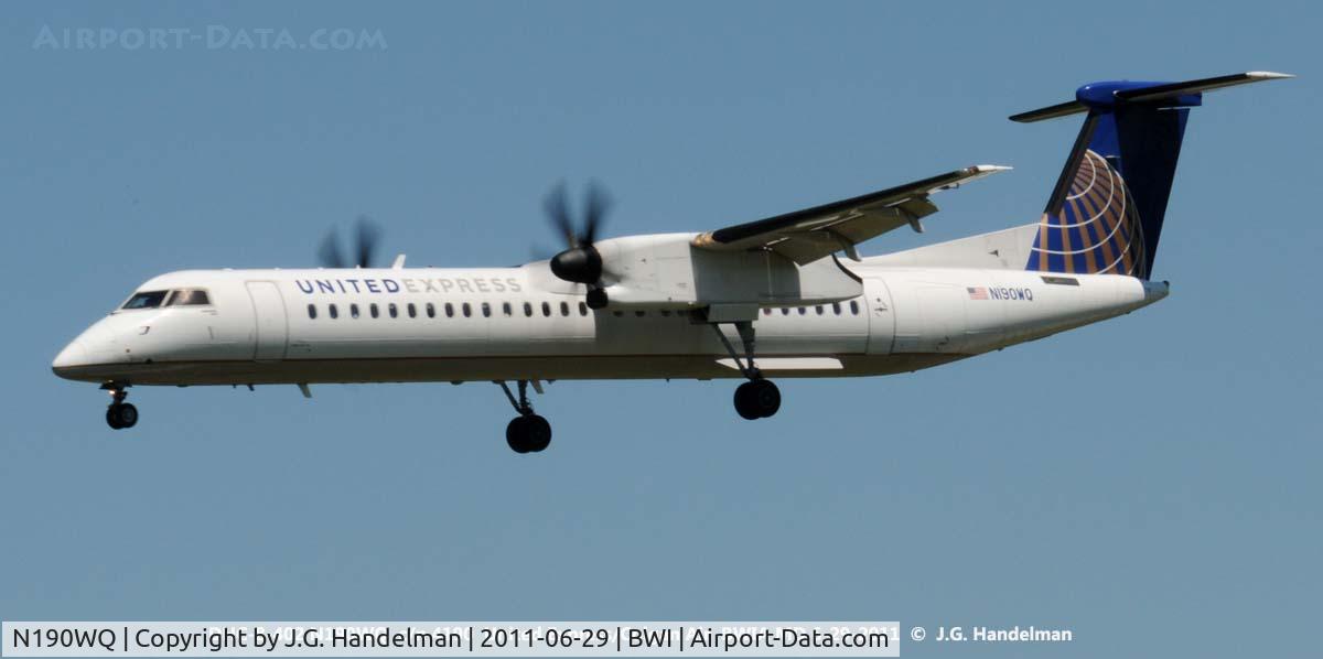 N190WQ, 2007 Bombardier DHC-8-402 Dash 8 C/N 4190, on final to 33L