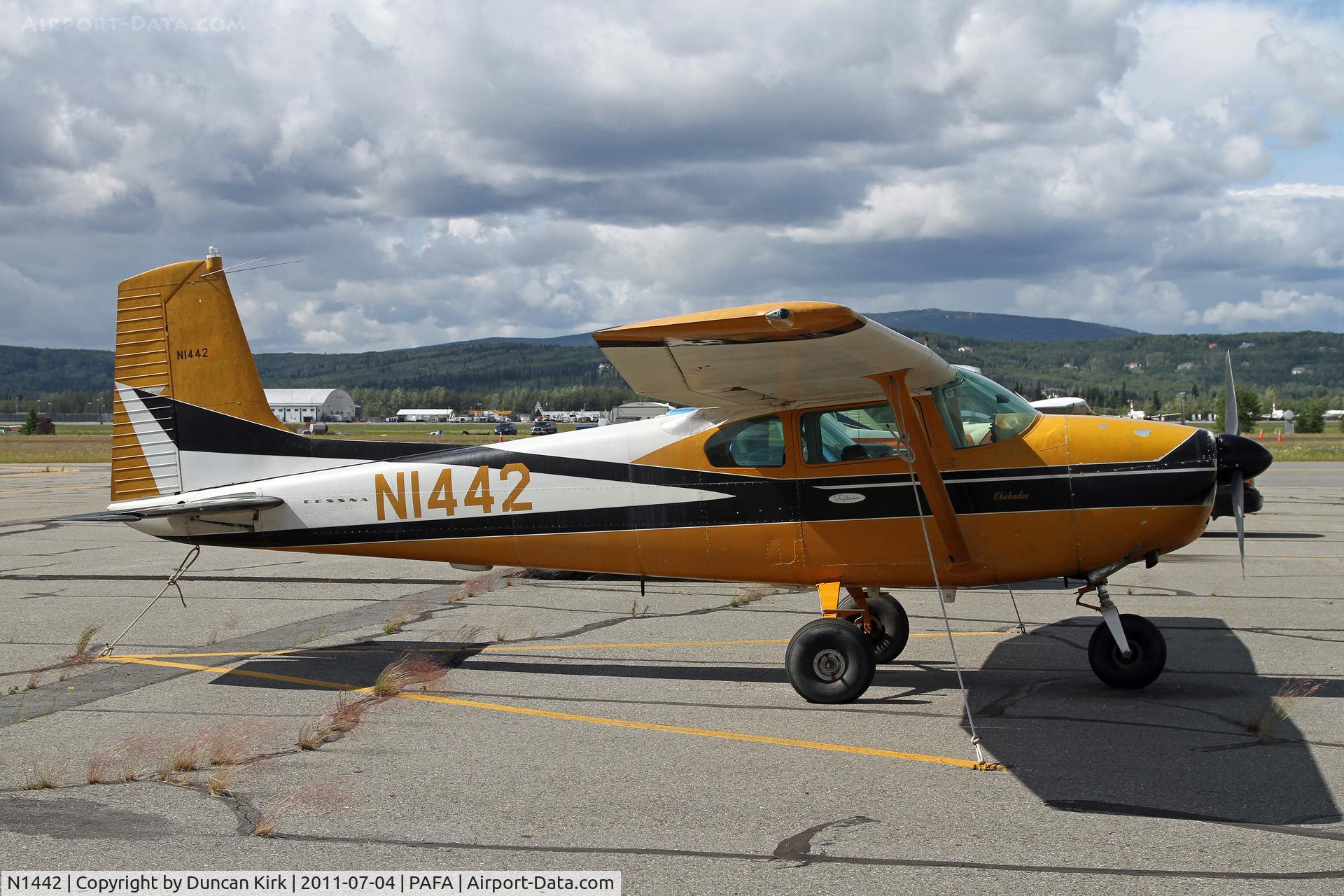 N1442, 1959 Cessna 182B Skylane C/N 52072, Nice early 182 model