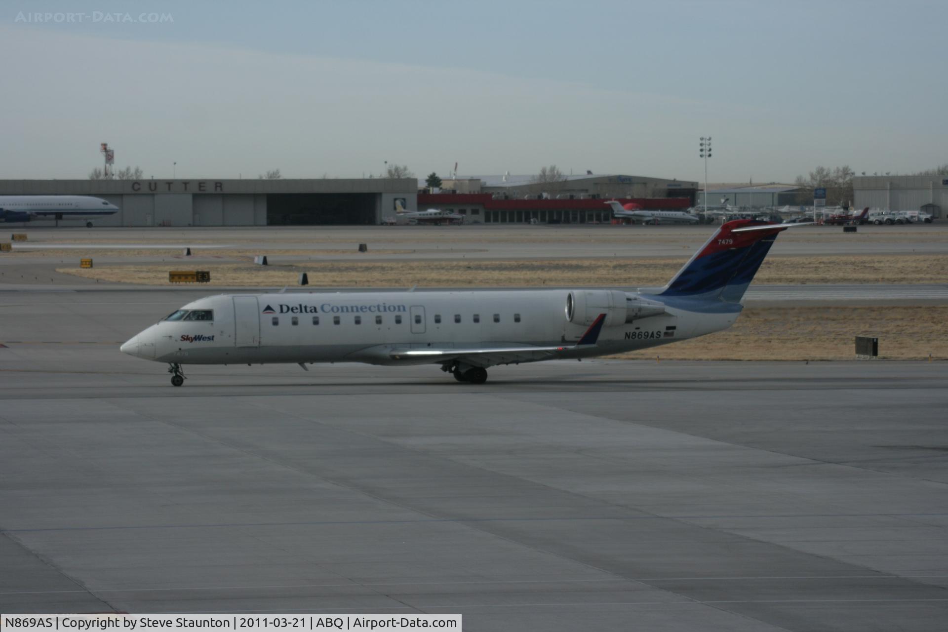 N869AS, 2001 Bombardier CRJ-200ER (CL-600-2B19) C/N 7479, Taken at Alburquerque International Sunport Airport, New Mexico in March 2011 whilst on an Aeroprint Aviation tour